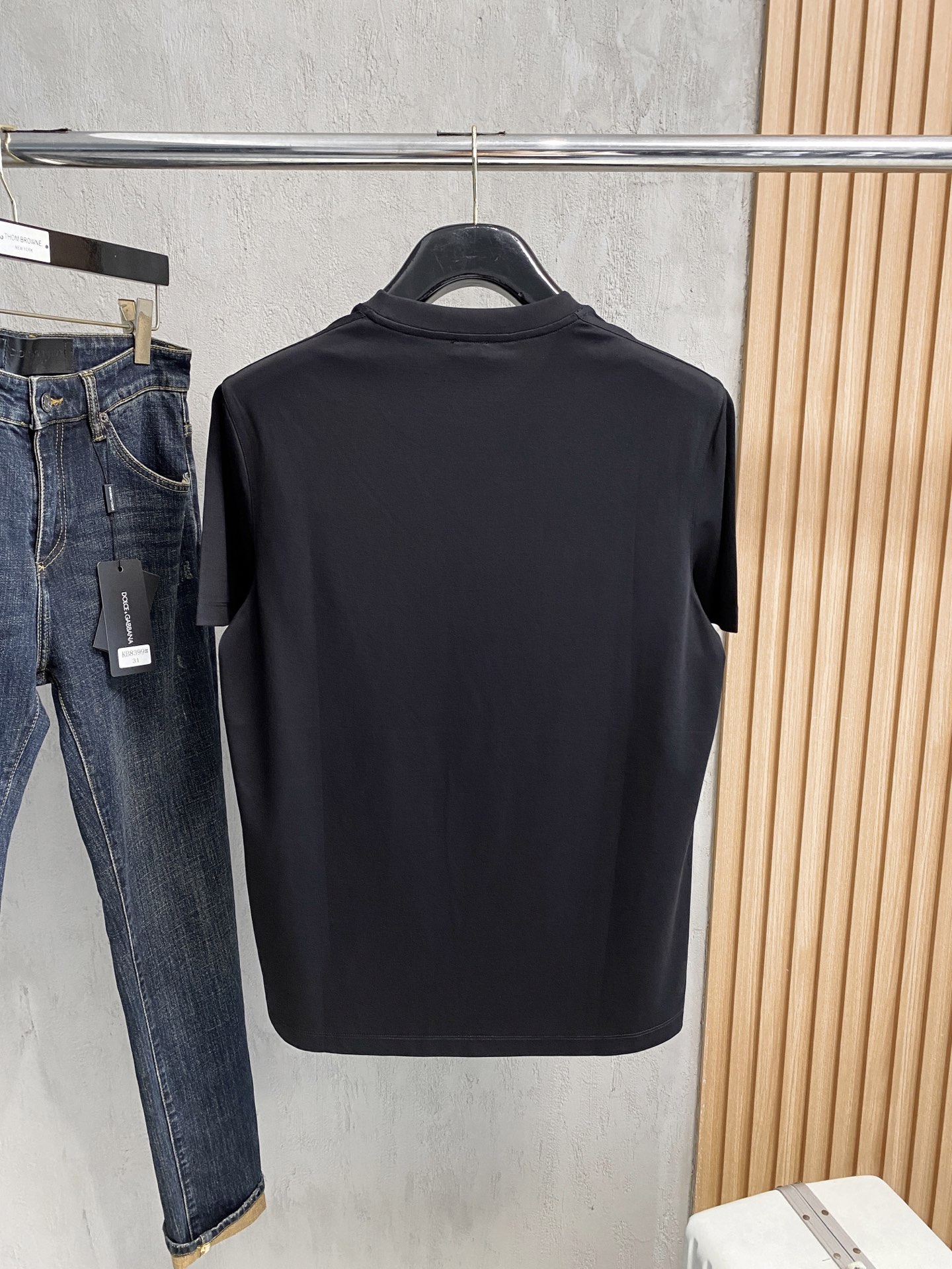  路易威登 2025春夏新款首发专柜最新款圆领短袖 高端订制 设计前卫时尚！品牌logo重工艺设计 高端