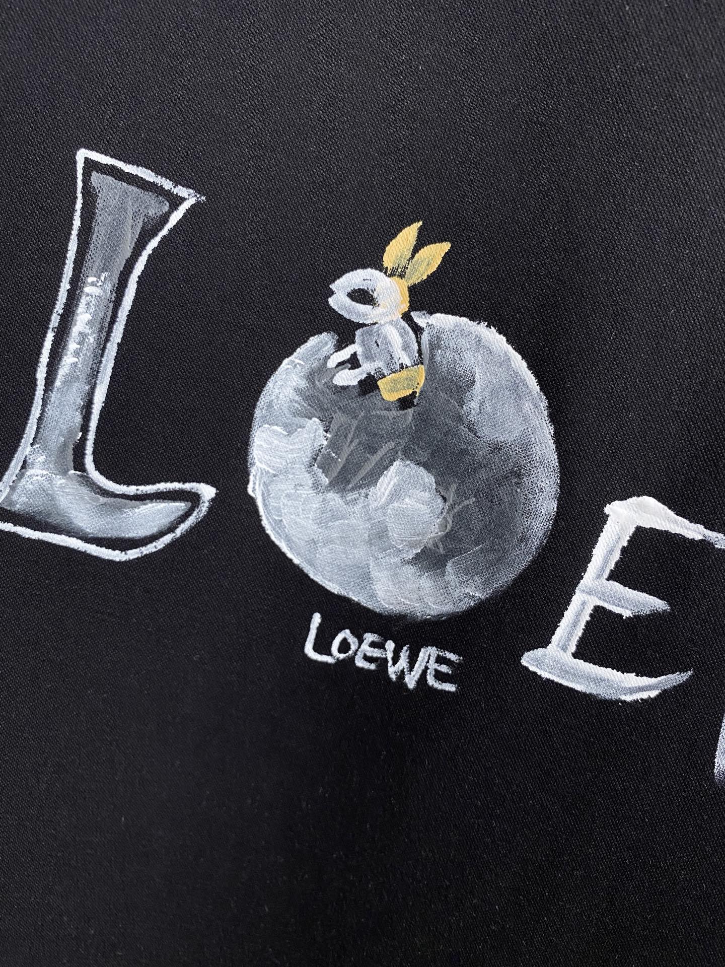  路易威登 2025春夏新款首发专柜最新款圆领短袖 高端订制 设计前卫时尚！品牌logo重工艺设计 高端