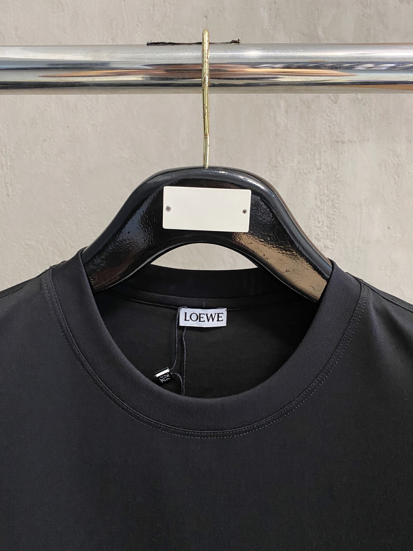  纪梵希 2025春夏新款首发专柜最新款圆领短袖 高端订制 设计前卫时尚！品牌logo重工艺设计 高端定