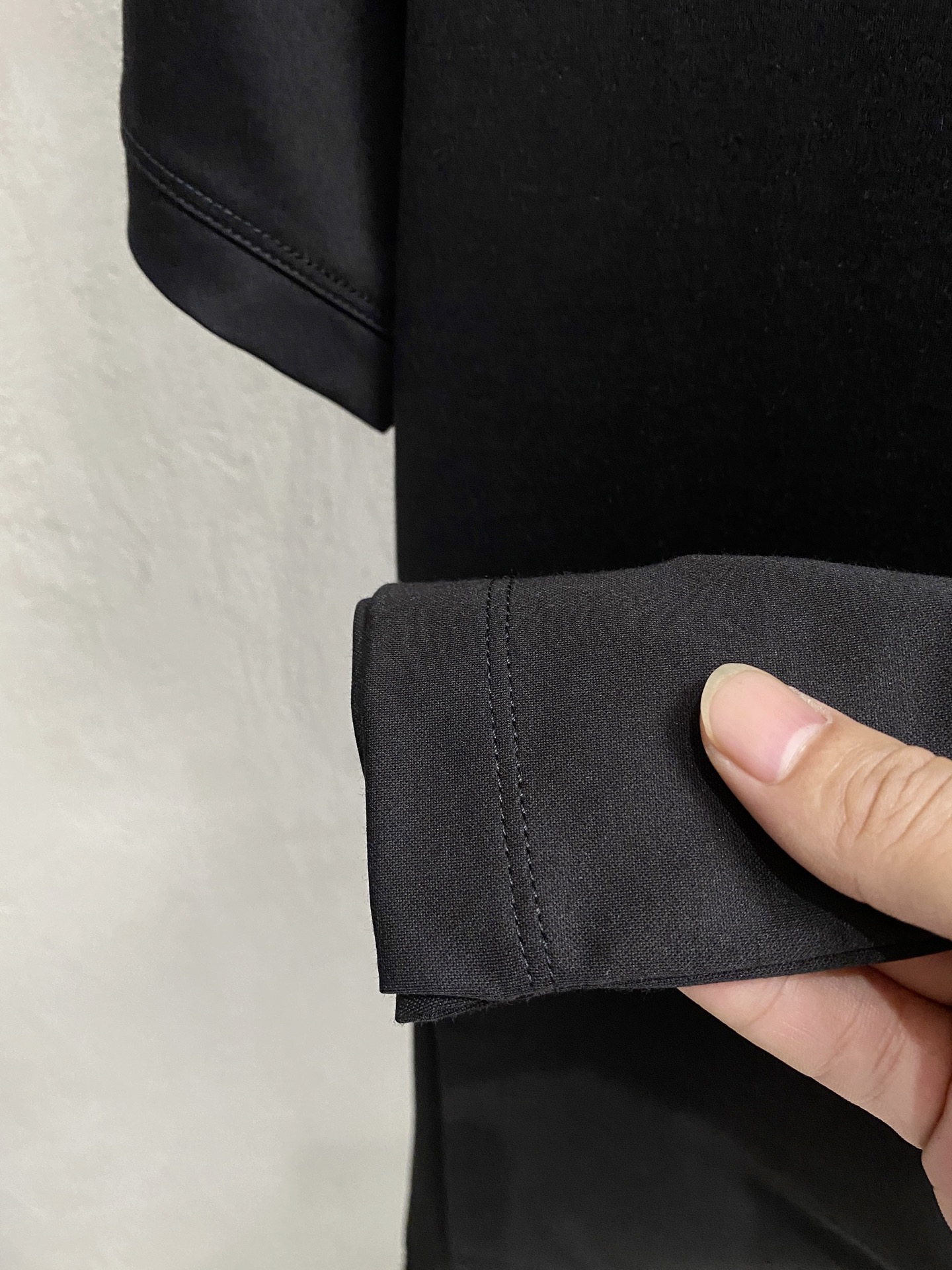  纪梵希 2025春夏新款首发专柜最新款圆领短袖 高端订制 设计前卫时尚！品牌logo重工艺设计 高端定