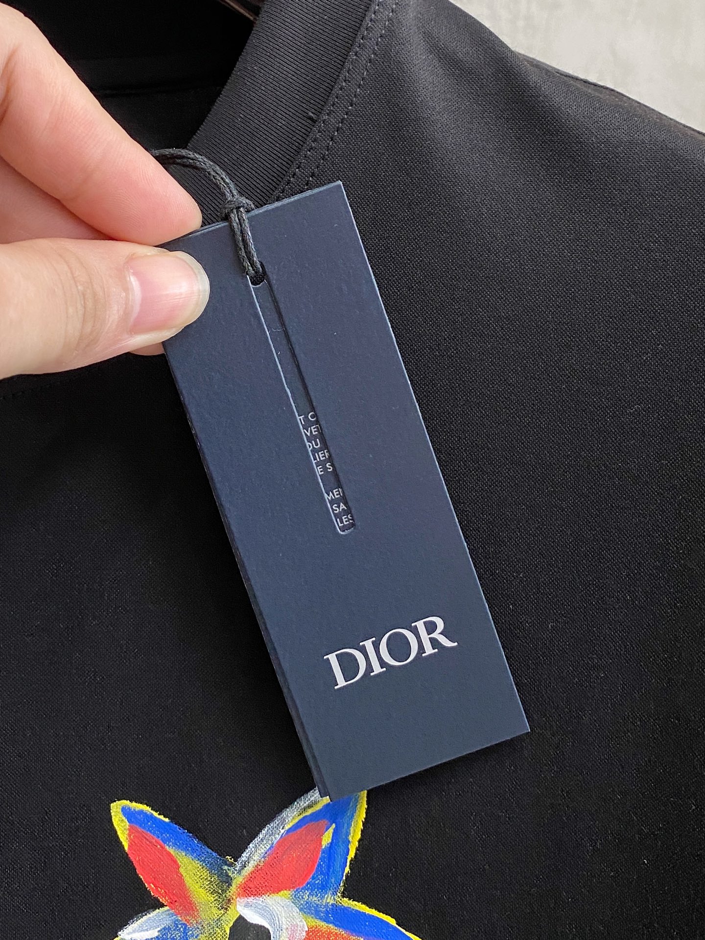  迪奥 2025春夏新款首发专柜最新款圆领短袖 高端订制 设计前卫时尚！品牌logo重工艺设计 高端定制