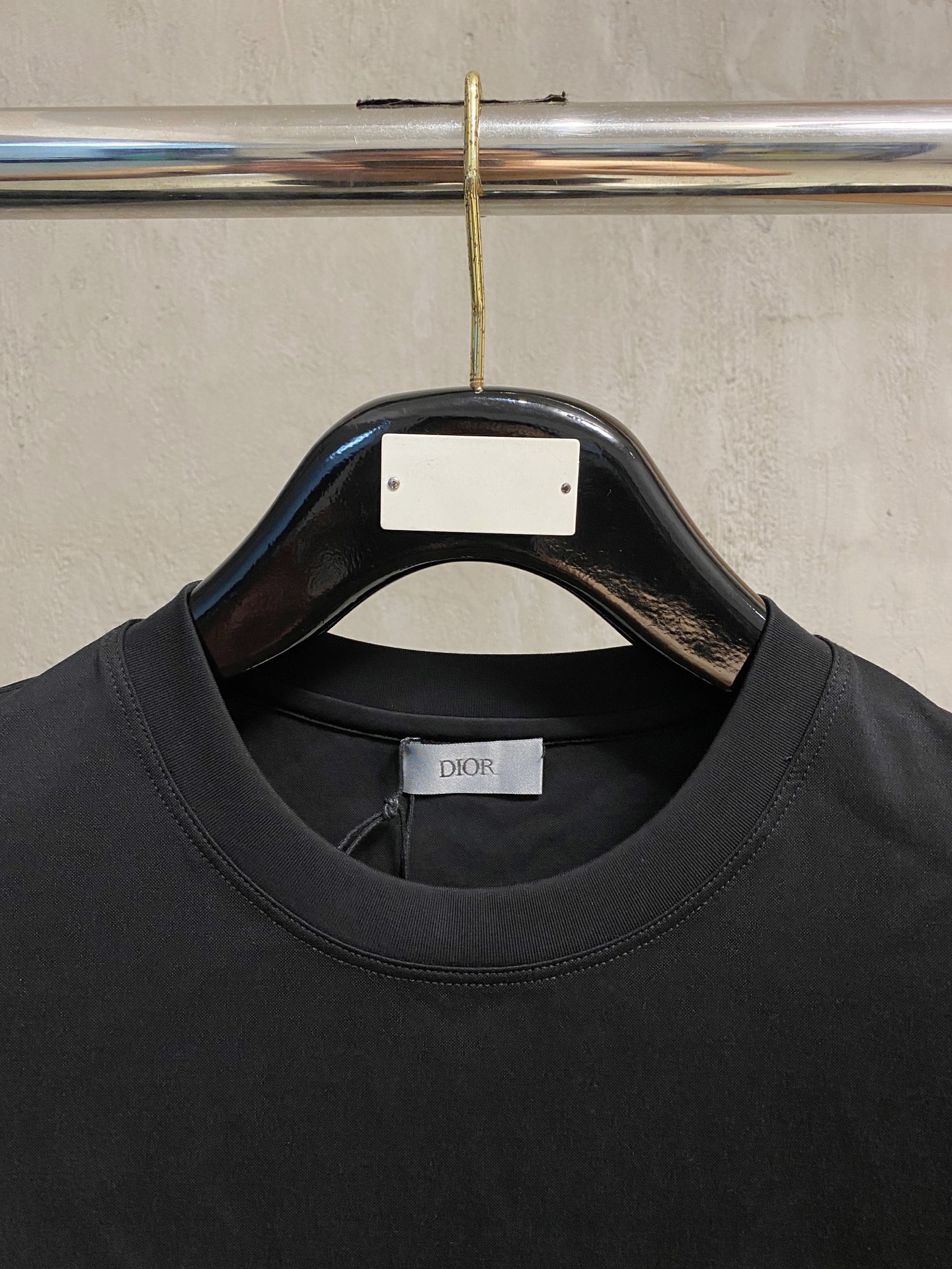  迪奥 2025春夏新款首发专柜最新款圆领短袖 高端订制 设计前卫时尚！品牌logo重工艺设计 高端定制