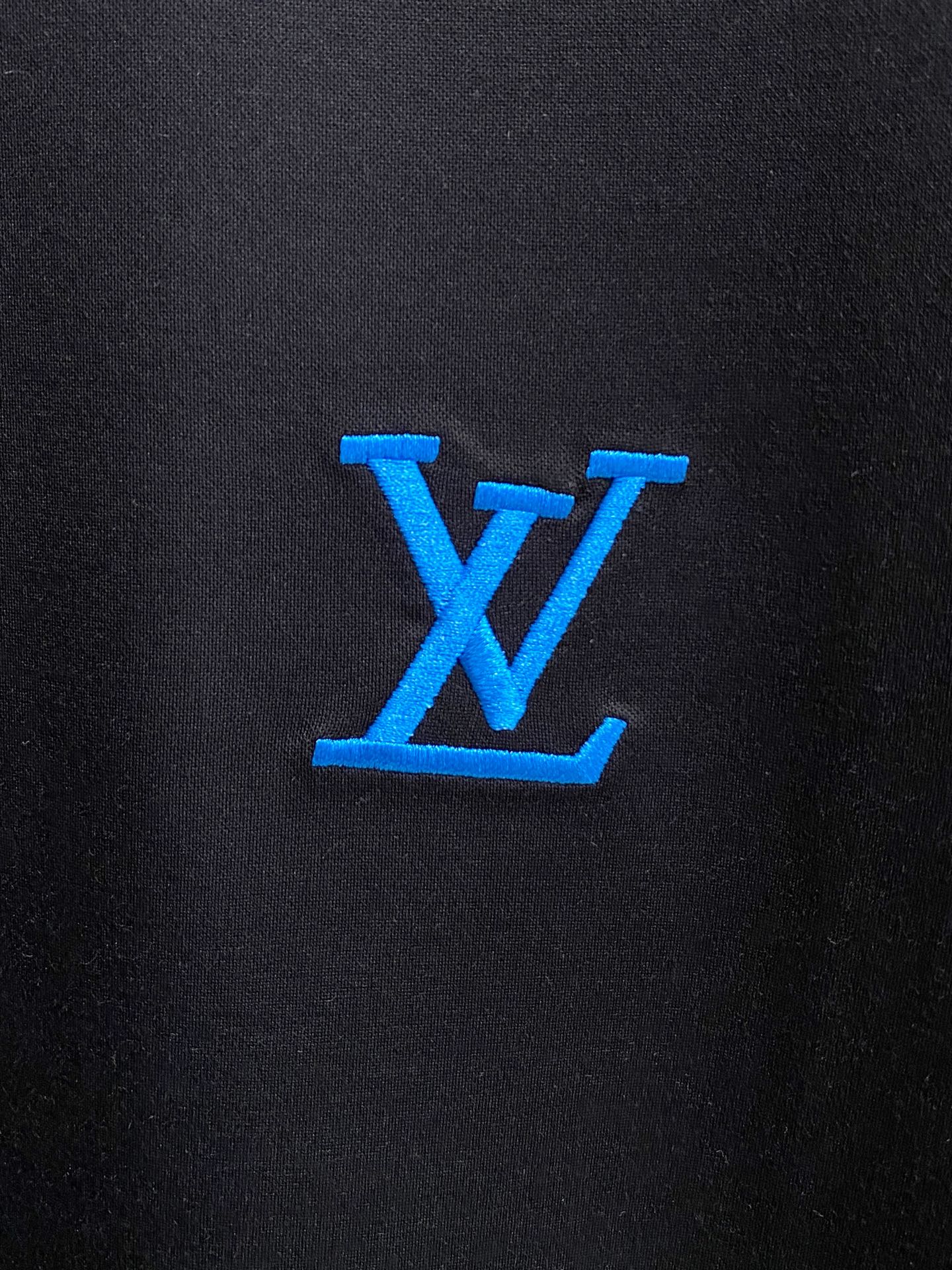  1v 路易威登 2025春夏新款首发专柜最新款圆领短袖 高端订制 设计前卫时尚！品牌logo重工艺设计