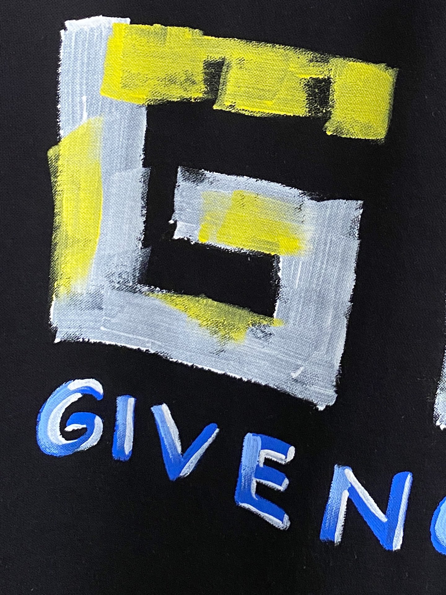  纪梵希 2025春夏新款首发专柜最新款圆领短袖 高端订制 设计前卫时尚！品牌logo重工艺设计 高端定