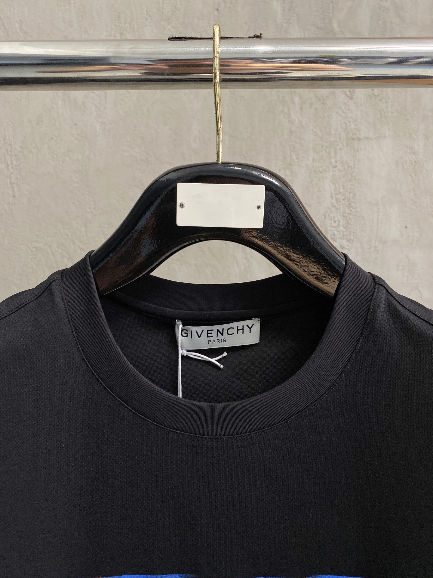  纪梵希 2025春夏新款首发专柜最新款圆领短袖 高端订制 设计前卫时尚！品牌logo重工艺设计 高端定