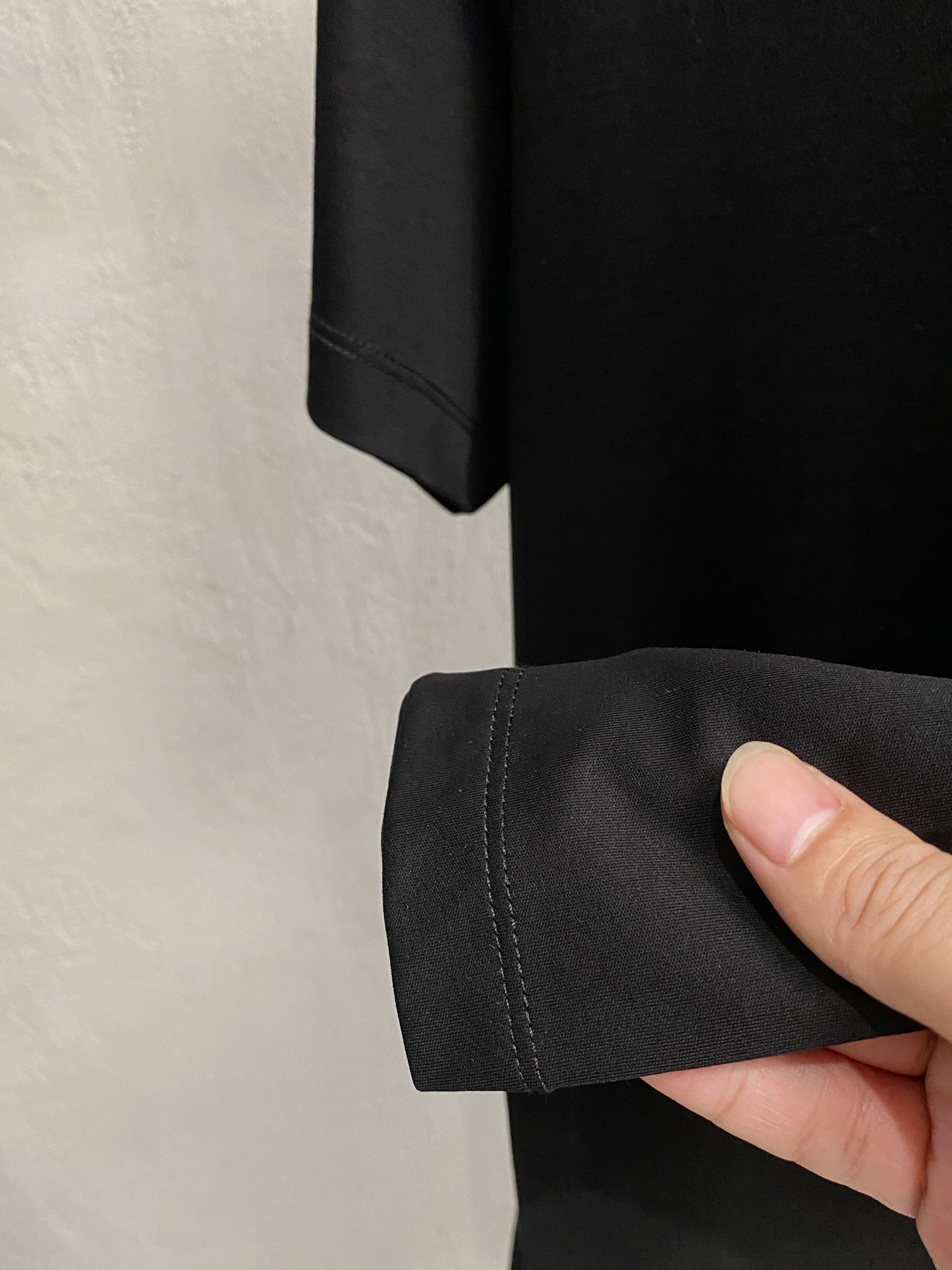  斯蒂芬 2025春夏新款首发专柜最新款圆领短袖 高端订制 设计前卫时尚！品牌logo重工艺设计 高端定