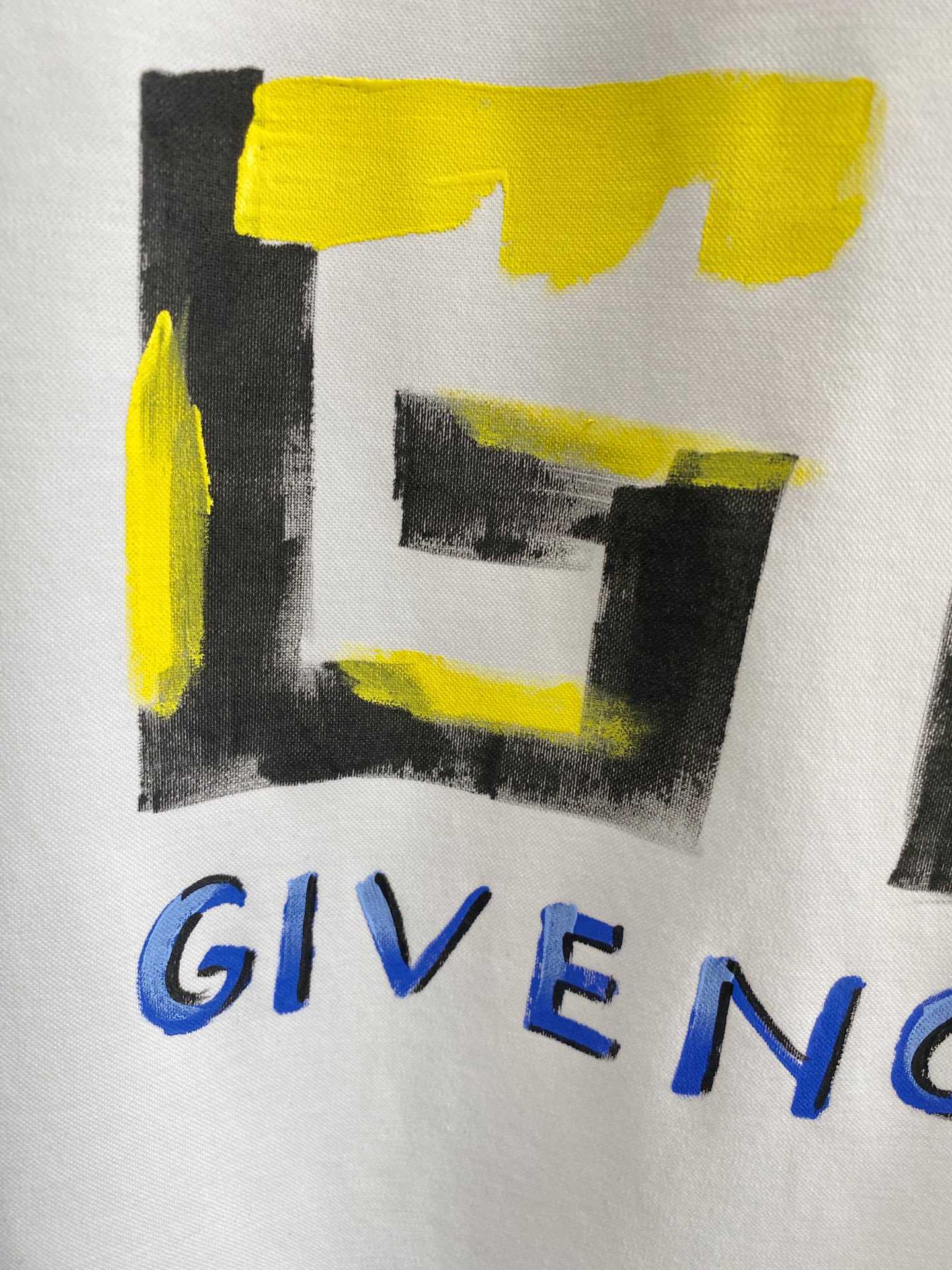  纪梵希 2025春夏新款首发专柜最新款圆领短袖 高端订制 设计前卫时尚！品牌logo重工艺设计 高端定