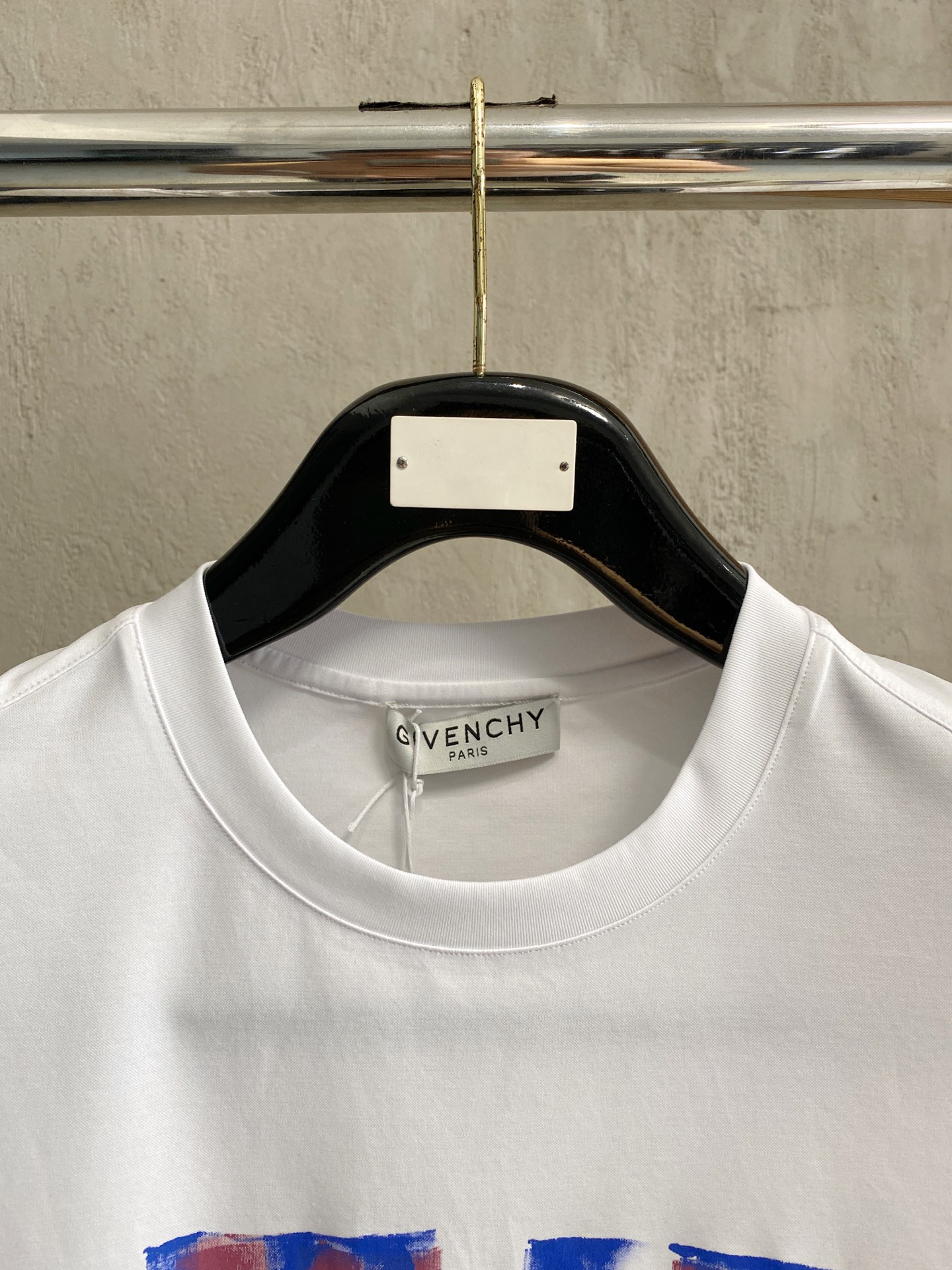  纪梵希 2025春夏新款首发专柜最新款圆领短袖 高端订制 设计前卫时尚！品牌logo重工艺设计 高端定