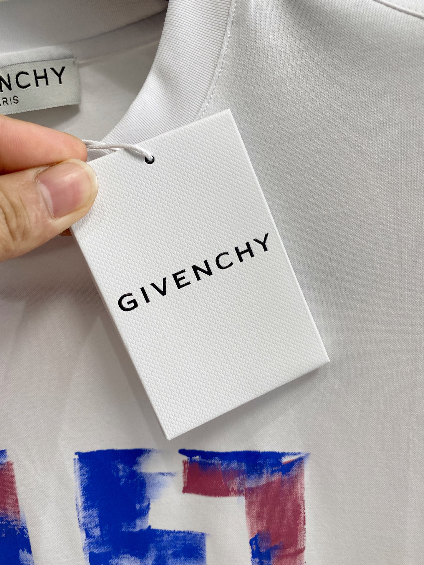  纪梵希 2025春夏新款首发专柜最新款圆领短袖 高端订制 设计前卫时尚！品牌logo重工艺设计 高端定