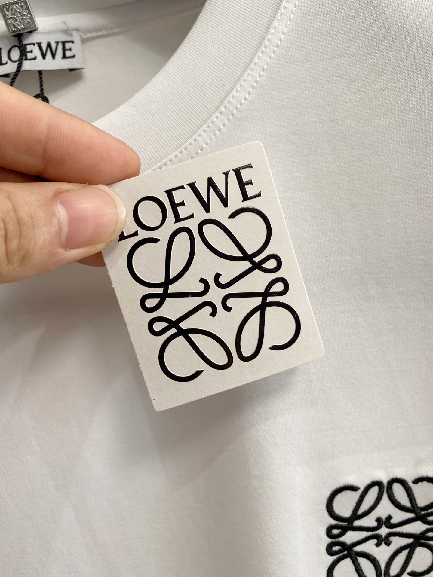  纪梵希 2025春夏新款首发专柜最新款圆领短袖 高端订制 设计前卫时尚！品牌logo重工艺设计 高端定