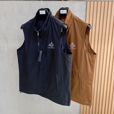 普拉达 马甲 外套 2025早秋新款爆款专柜新款休闲时尚夹克 超前卫设计风格 细腻舒适 穿着非常轻便不易 普拉达 马甲 外套 2025早秋新款爆款专柜新款休闲时尚夹克 超前卫设计风格 细腻舒适 穿着非常轻便不易