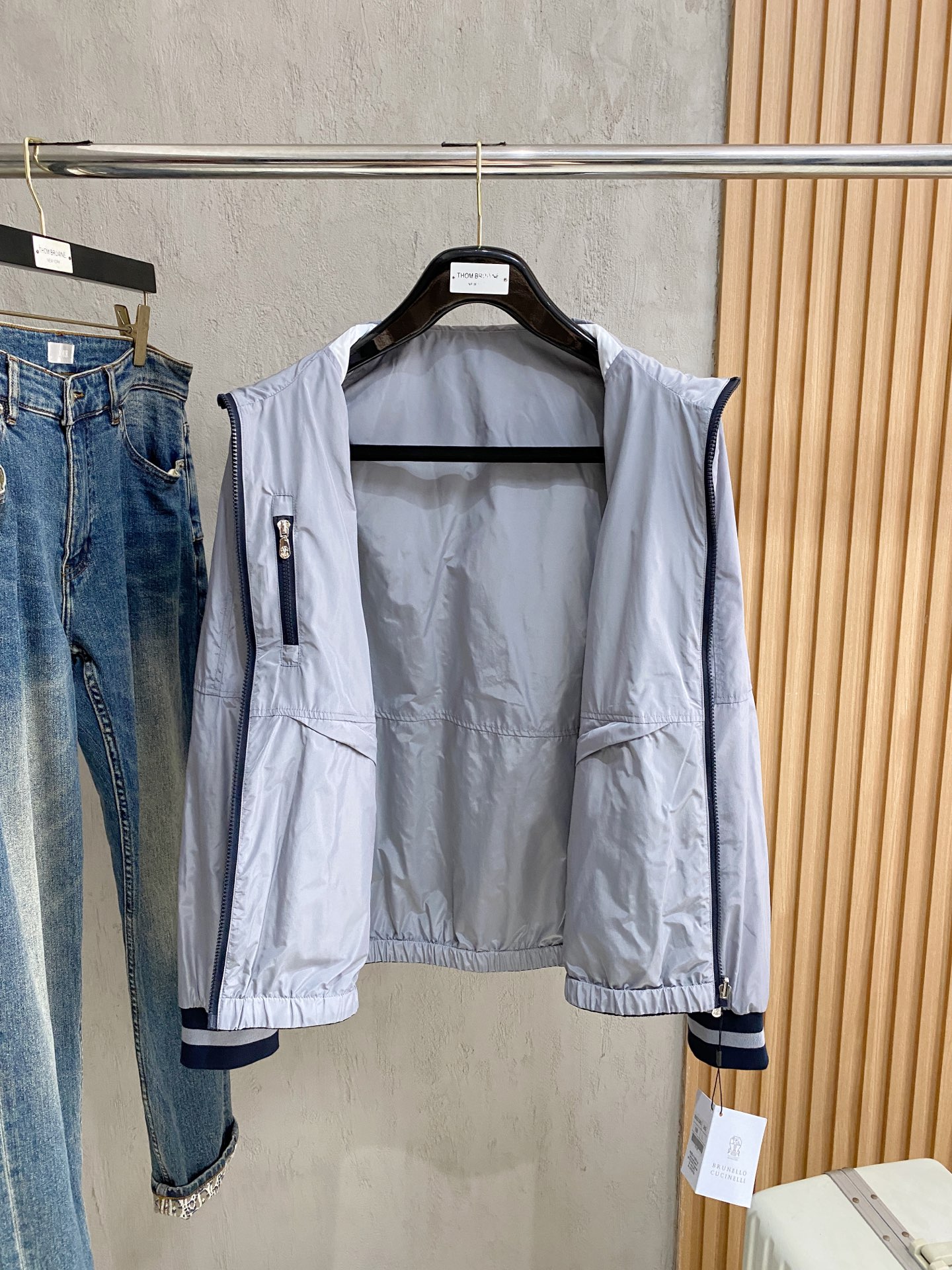 bc 2024SS秋冬新品休闲夹克外套，客供锦纶聚酯纤维棉混纺材质，器械型细点针织而成，纹理的造就基能非