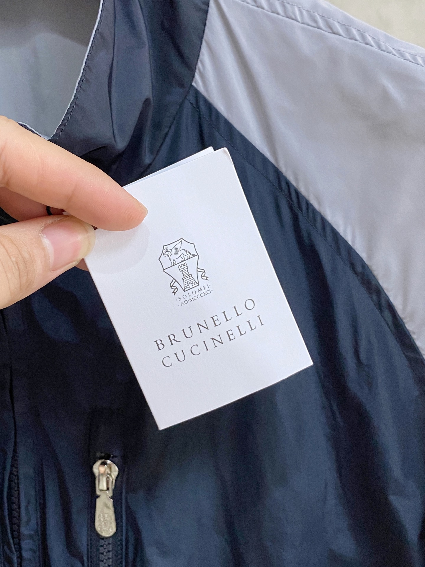 bc 2024SS秋冬新品休闲夹克外套，客供锦纶聚酯纤维棉混纺材质，器械型细点针织而成，纹理的造就基能非