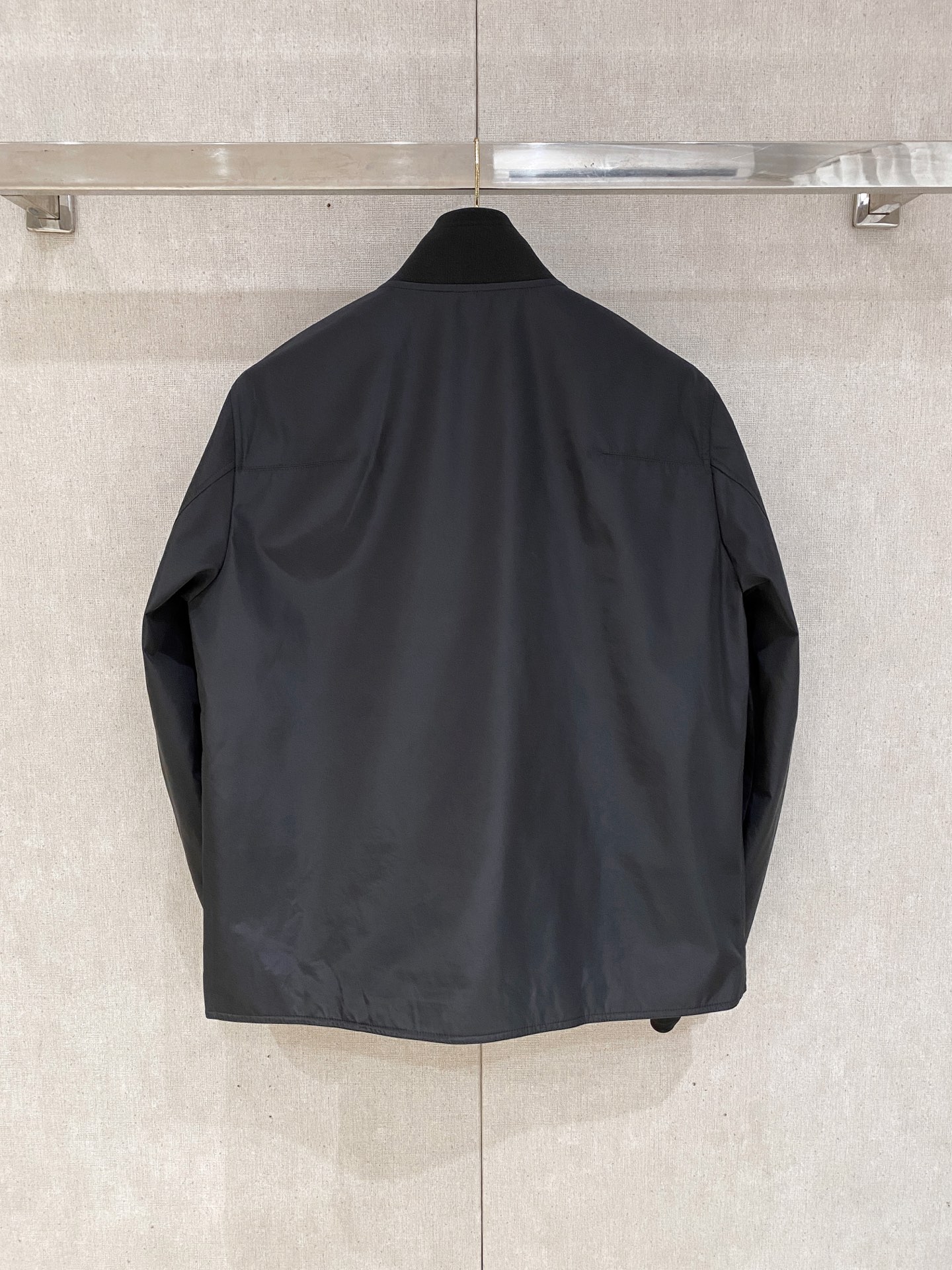 
Diro 官网同款，三标齐全！2025秋冬新款男士夹克外套，时尚休闲高端版本！专柜定制面料 透气舒适度