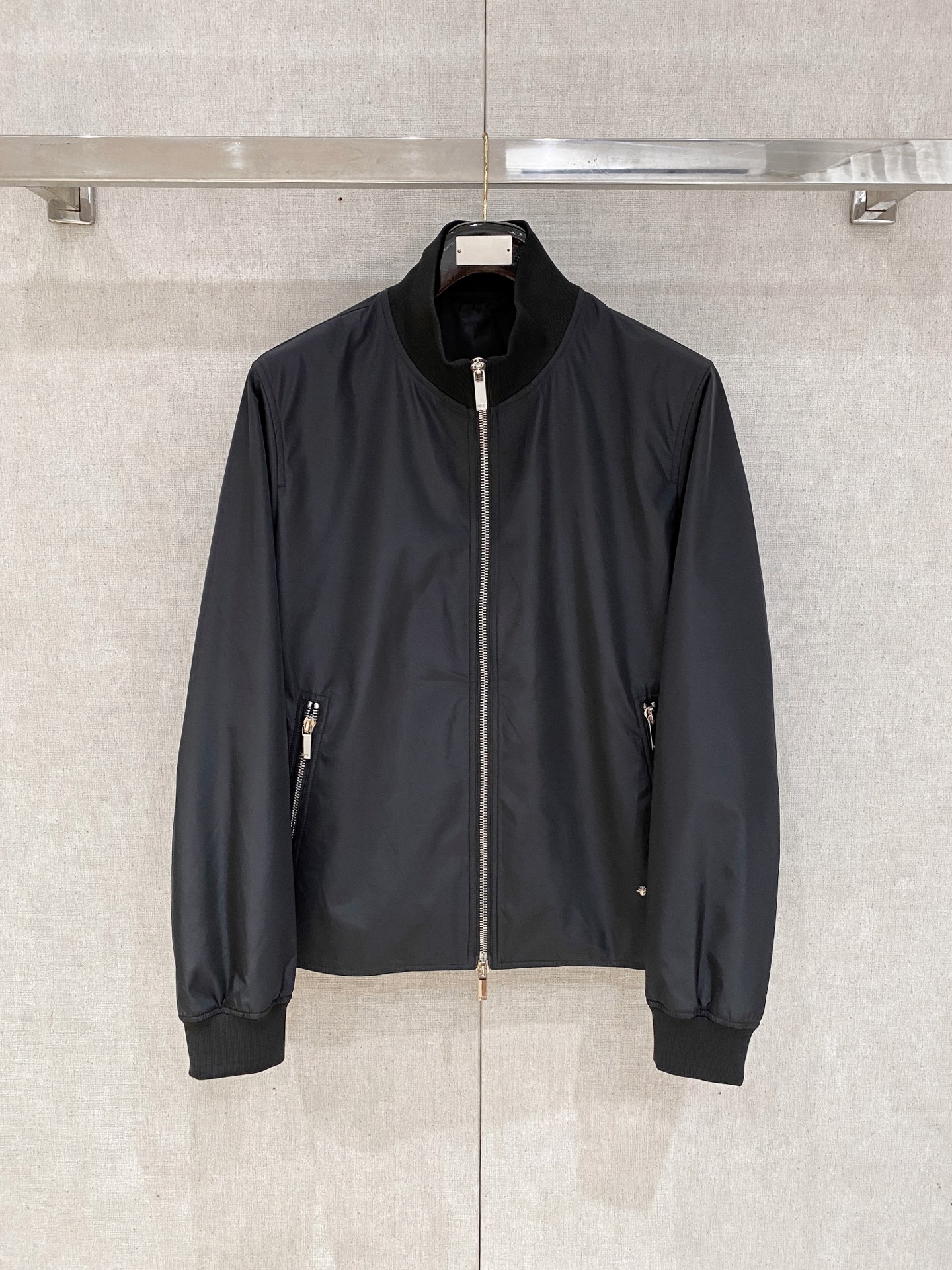 
Diro 官网同款，三标齐全！2025秋冬新款男士夹克外套，时尚休闲高端版本！专柜定制面料 透气舒适度