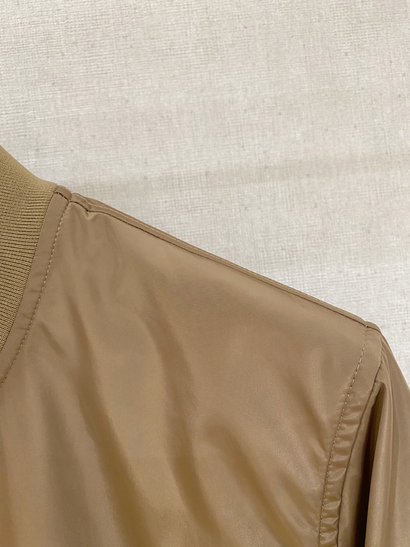 
Diro 官网同款，三标齐全！2025秋冬新款男士夹克外套，时尚休闲高端版本！专柜定制面料 透气舒适度