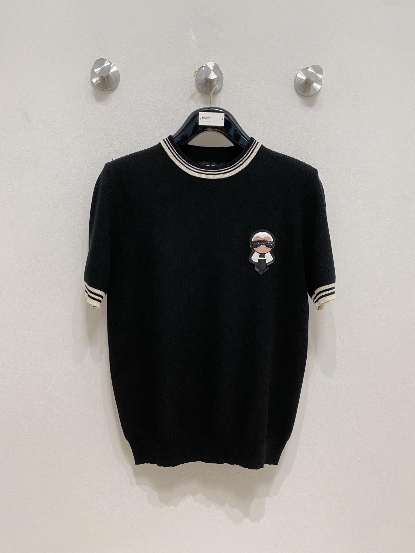 NO:496736,New autumn and winter style men's top round neck knitted short-sleeved T-shirt, the latest brand design elements!  Neither monotonous nor complicated, it shows taste just right!  Customized Yilite's top original exclusive fabrics!  Breathable, comfortable and breathable, the unique high-end fabric presents a simple and elegant temperament!  The matching design is extremely charming with the brand’s unique style!  Standard cut design!  Every detail is a synchronized with high-end fashion. Size: M-3XL 8585, T-shirt,tees, t-shirt,alexander wang19860909秋冬新款男士顶级圆领针织短袖T恤,品牌最新设计元素！既不单调也不复杂,恰到好处的展现品味！客供定制伊力特顶级原版专属面料！透气舒适透气根本不在话下,面料独具的高奢感呈现简约优雅气质！搭配设计极具品牌独特风格魅力！标准裁剪设计！每一处细节都是与高端时尚同步的体现.尺码:M-3XL 8585,,T-shirt,tees，t-shirt,alexander wang,Men's clothing