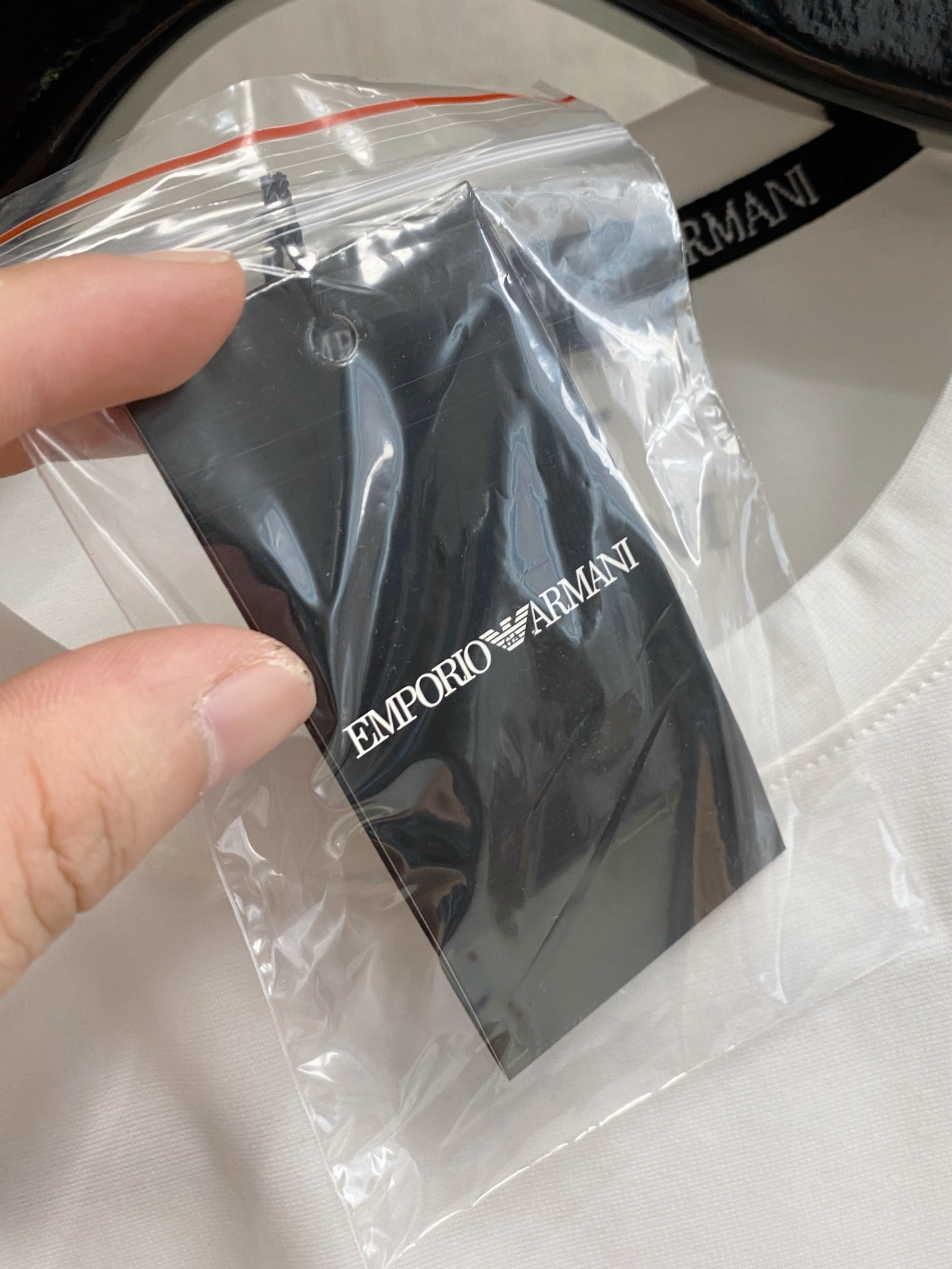 开春新品 阿玛尼 高定面料 玉蚕丝般的丝滑 2025春夏新品上市🍃时尚经典圆领短袖👍🏻时尚单品设计，更加