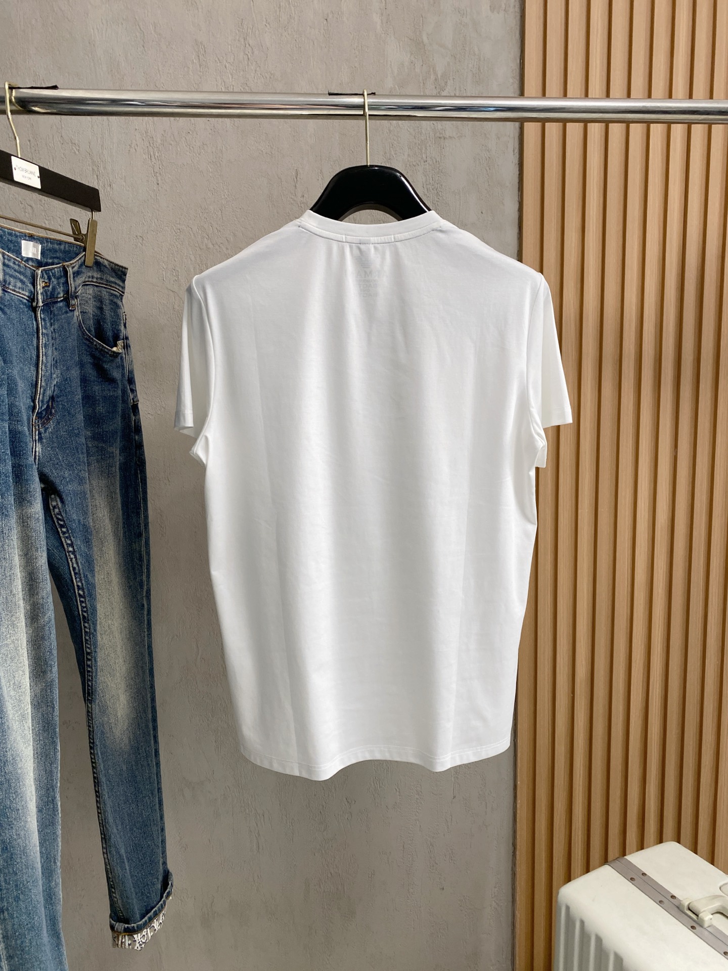 开春新品 kiton 高定面料 玉蚕丝般的丝滑 2025春夏新品上市🍃时尚经典圆领短袖👍🏻时尚单品设计，