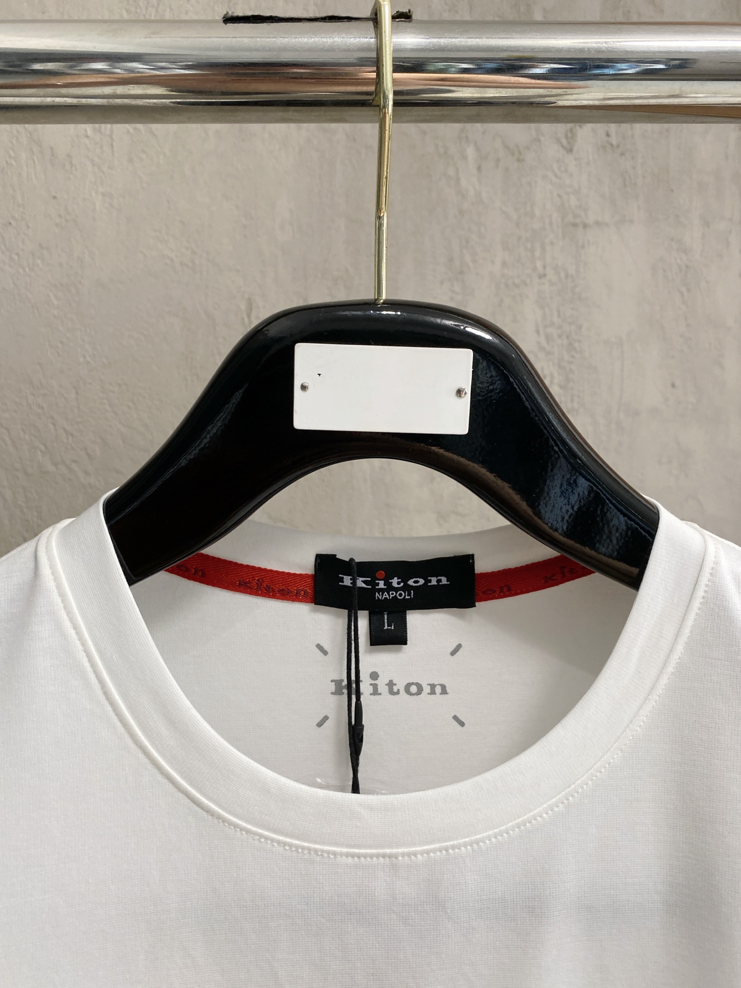 开春新品 kiton 高定面料 玉蚕丝般的丝滑 2025春夏新品上市🍃时尚经典圆领短袖👍🏻时尚单品设计，