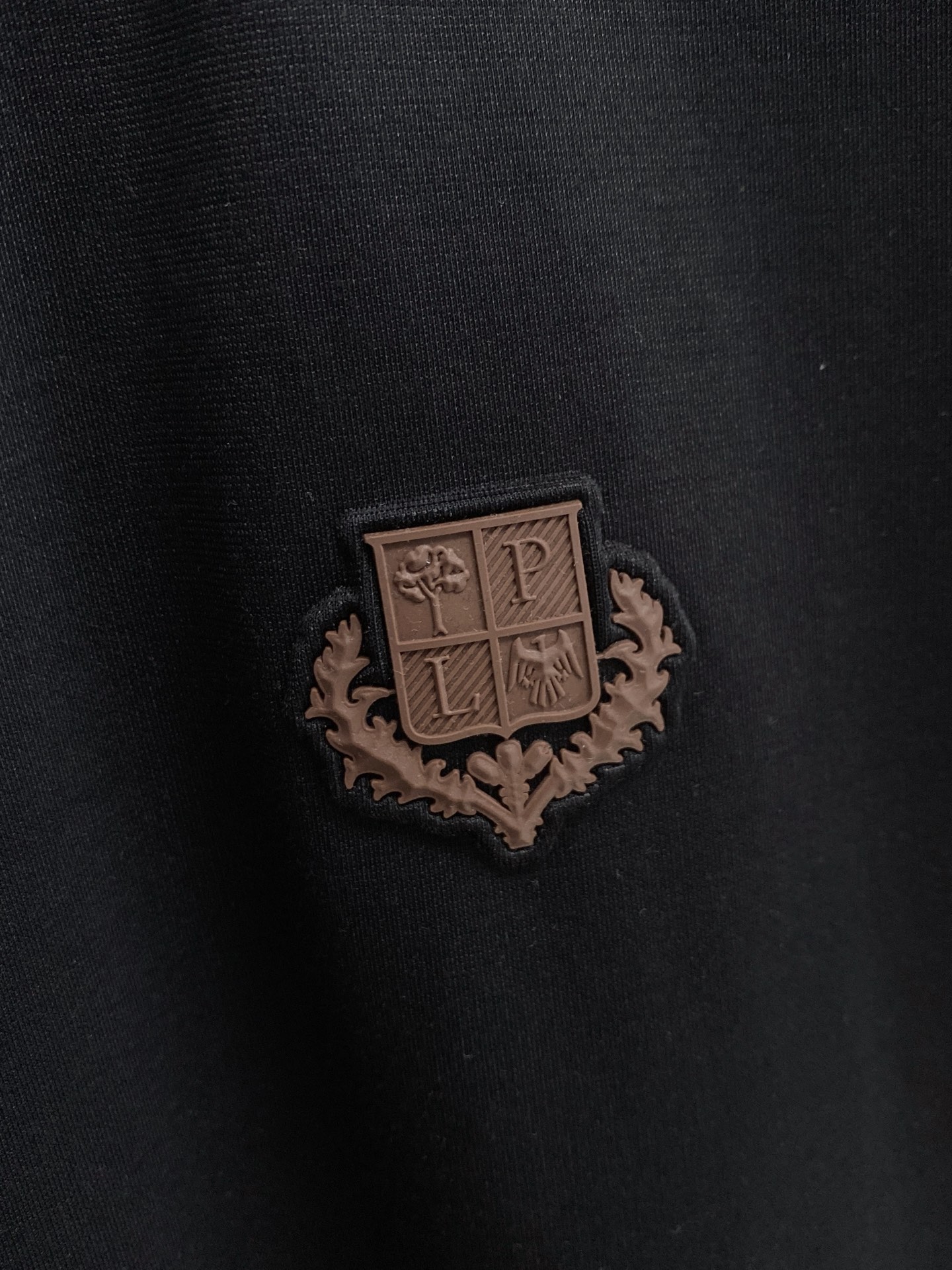 开春新品 lP🆕 高定面料 玉蚕丝般的丝滑 2025春夏新品上市🍃时尚经典圆领短袖👍🏻时尚单品设计，更加