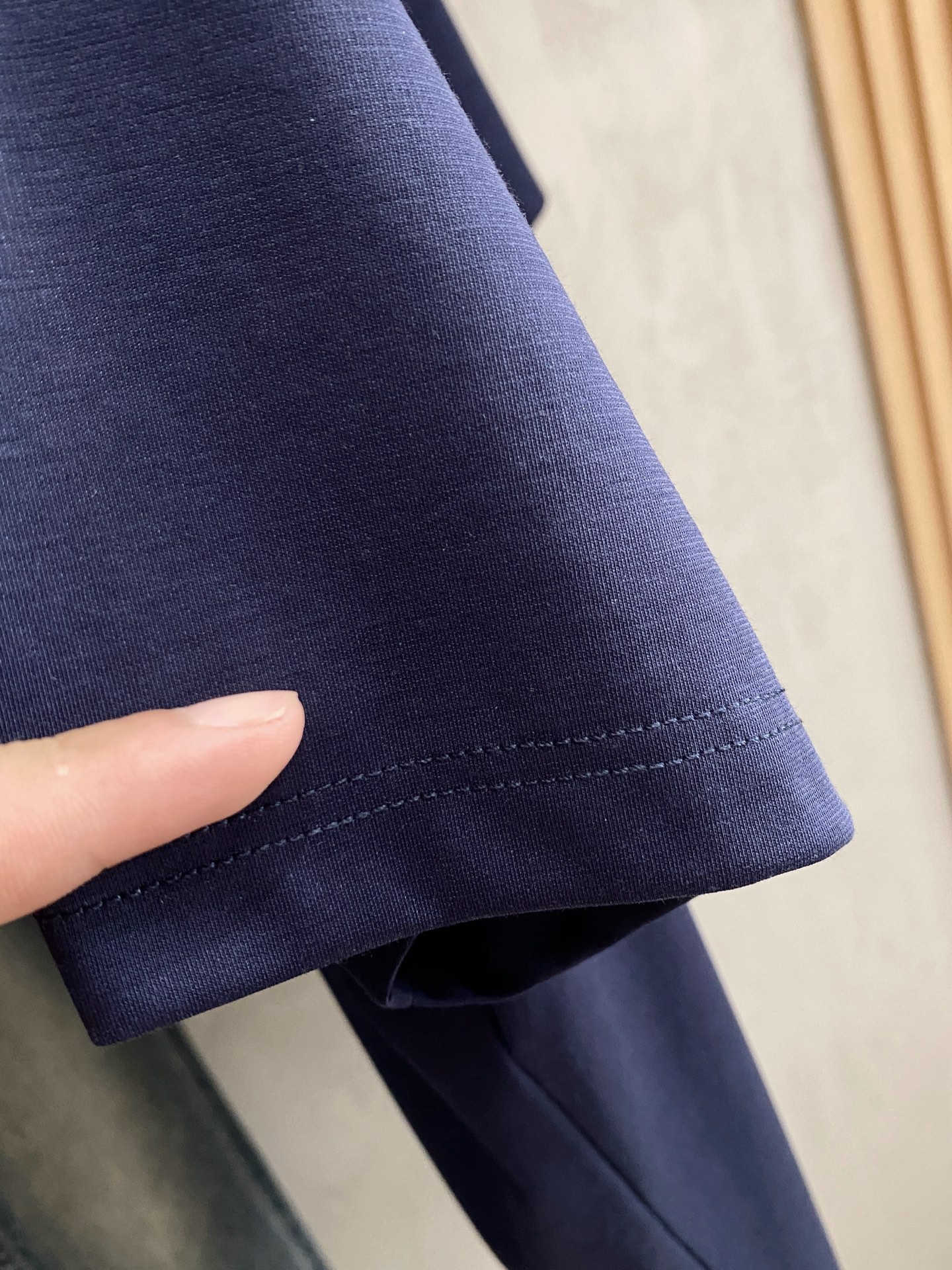 开春新品 阿玛尼 高定面料 玉蚕丝般的丝滑 2025春夏新品上市🍃时尚经典圆领短袖👍🏻时尚单品设计，更加