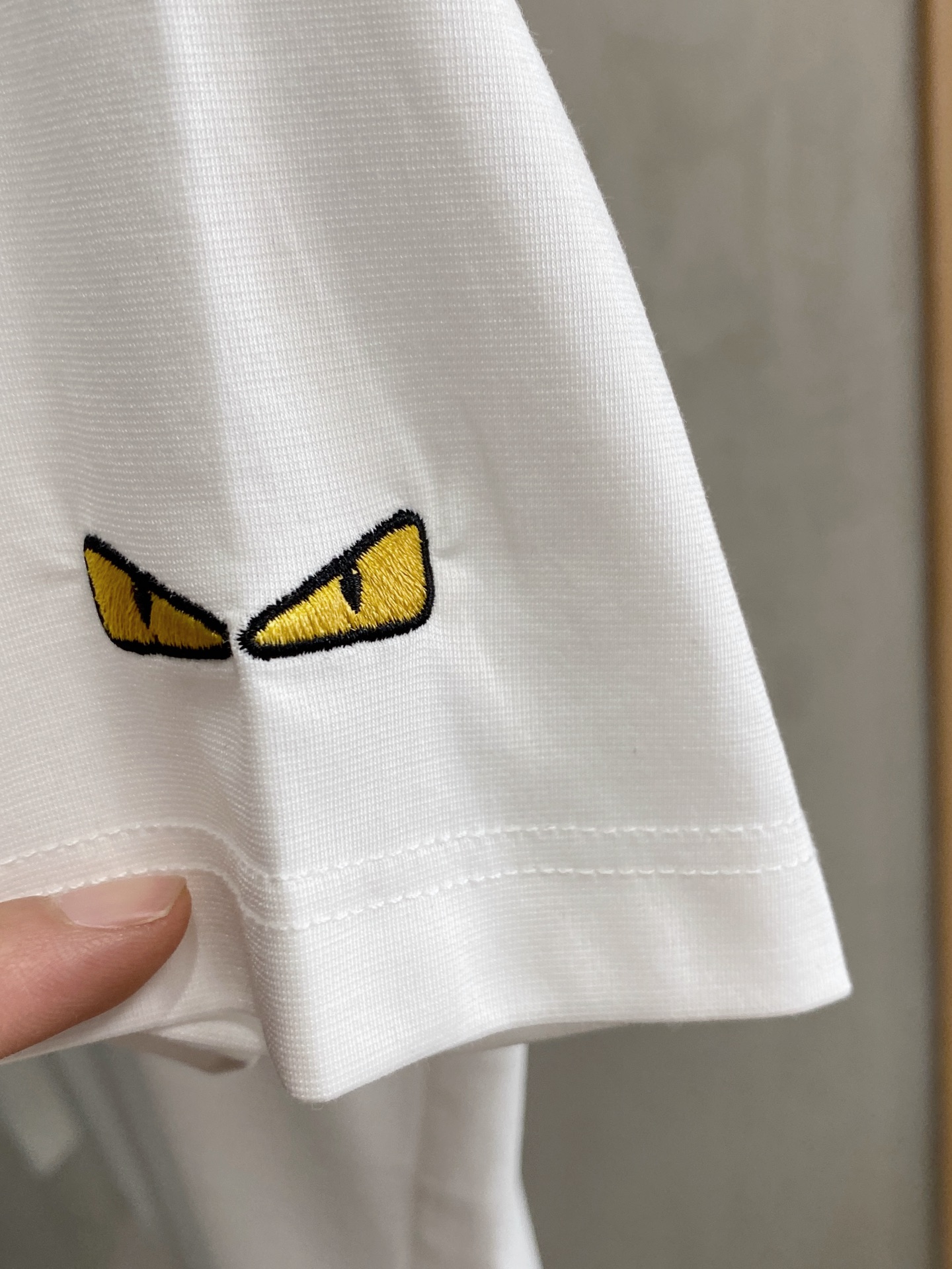 开春新品 芬迪 高定面料 玉蚕丝般的丝滑 2025春夏新品上市🍃时尚经典圆领短袖👍🏻时尚单品设计，更加时