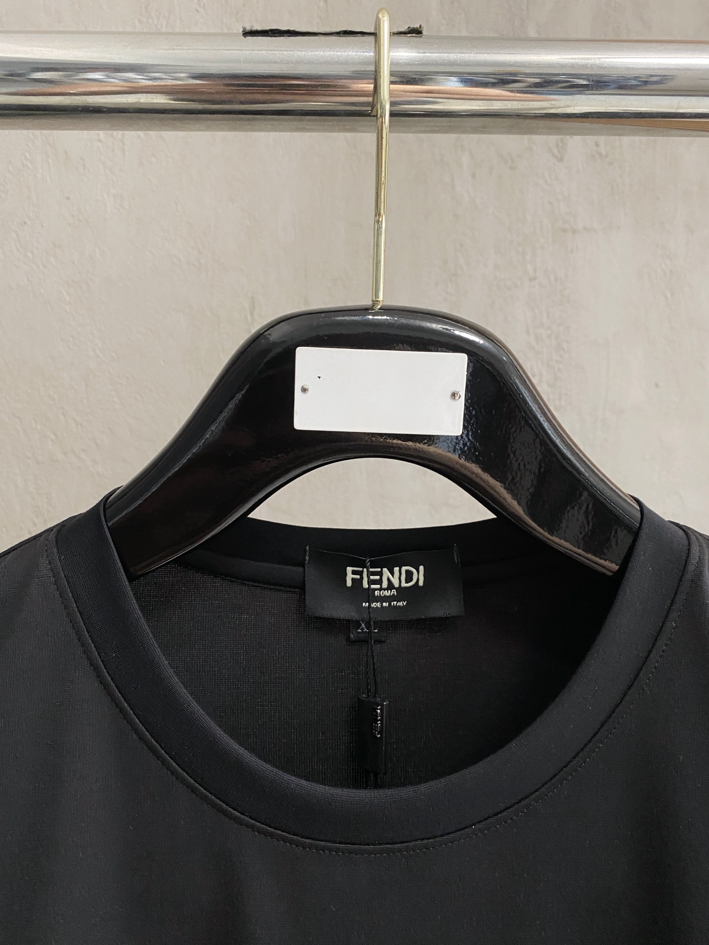 开春新品 芬迪 高定面料 玉蚕丝般的丝滑 2025春夏新品上市🍃时尚经典圆领短袖👍🏻时尚单品设计，更加时