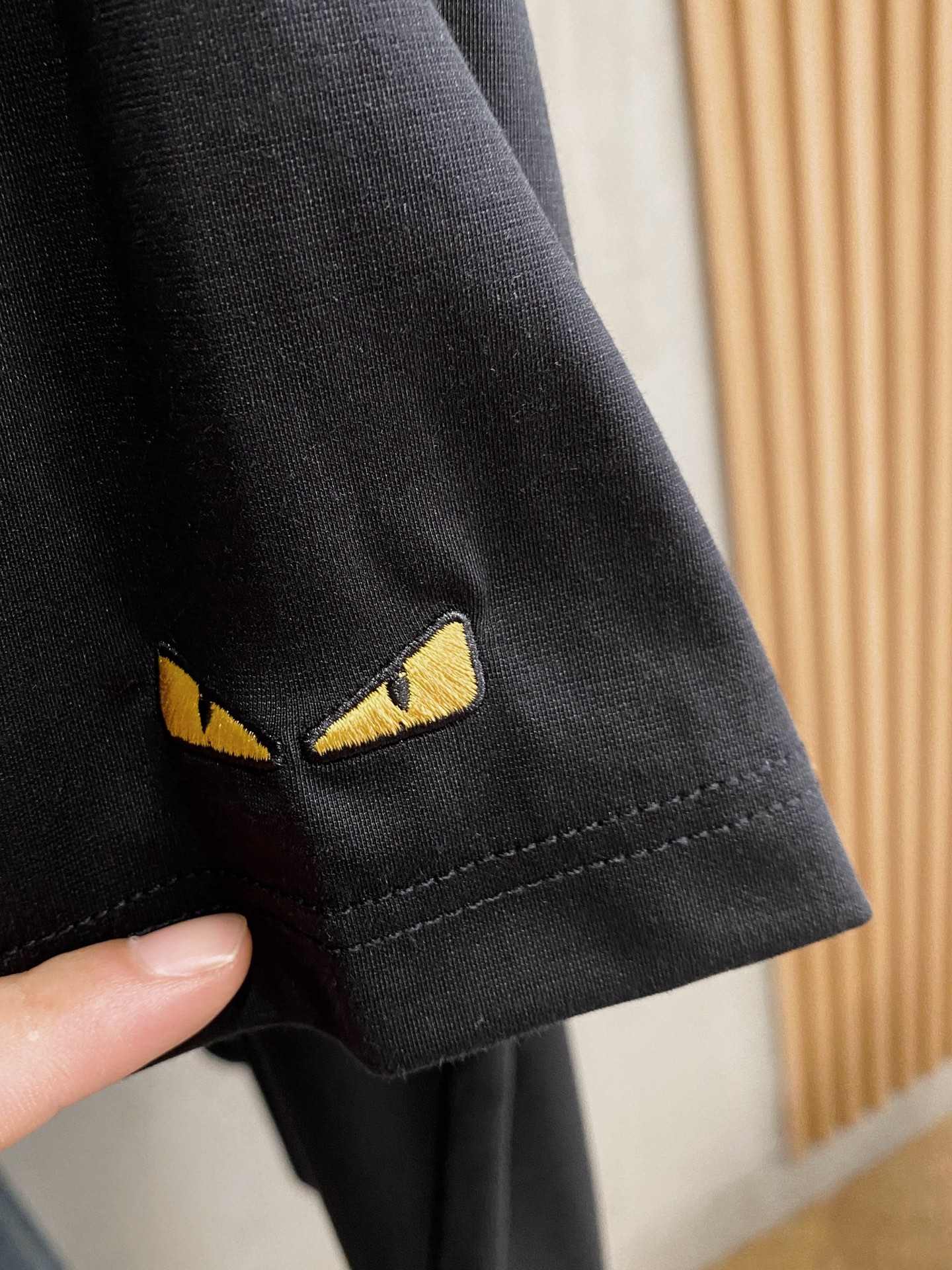 开春新品 芬迪 高定面料 玉蚕丝般的丝滑 2025春夏新品上市🍃时尚经典圆领短袖👍🏻时尚单品设计，更加时