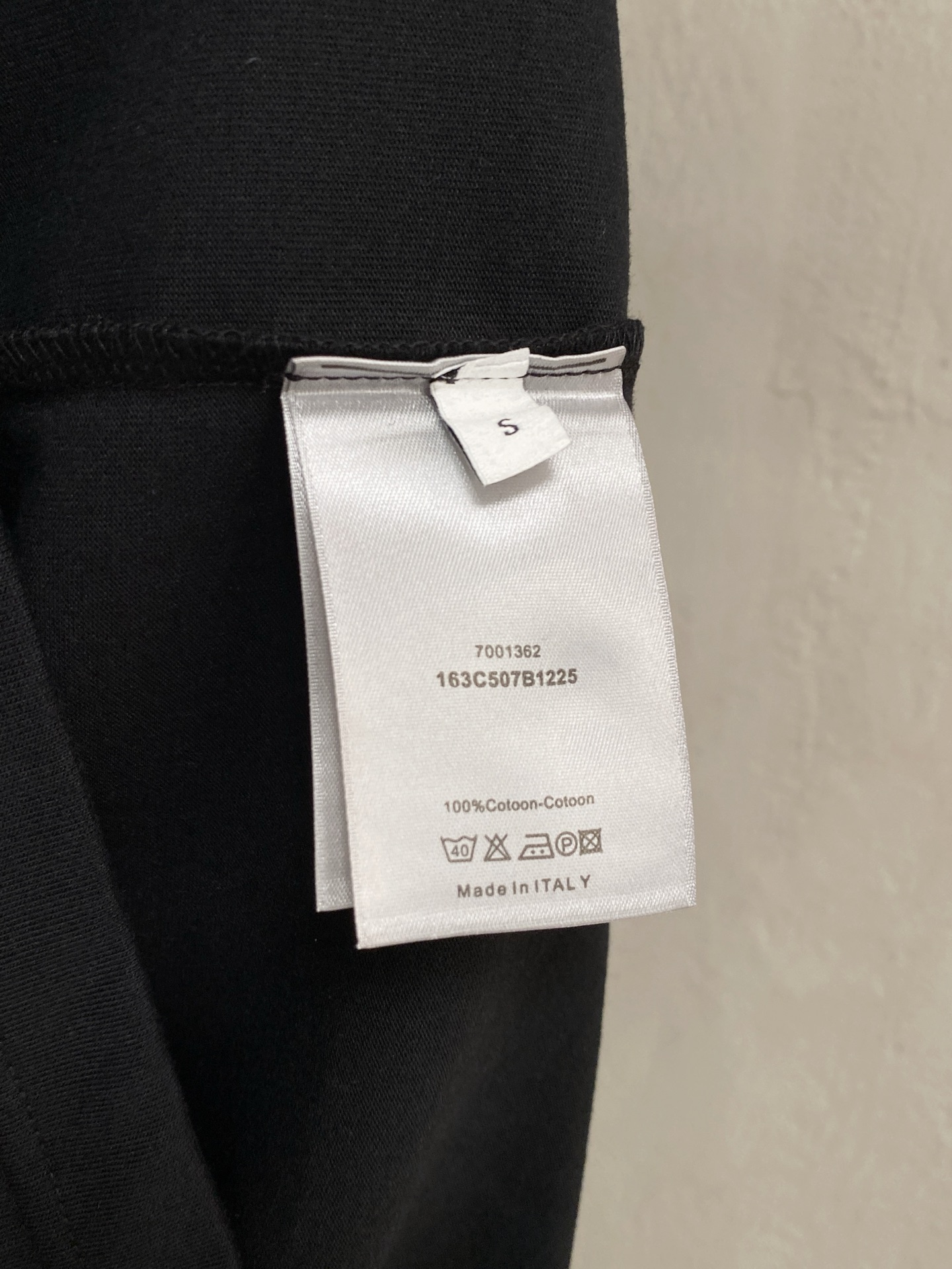 高版本 迪奥 2025新款经典圆领短袖，时尚百搭经典元素打造精致工艺专柜面料，顶级元素融合打造，经典短袖