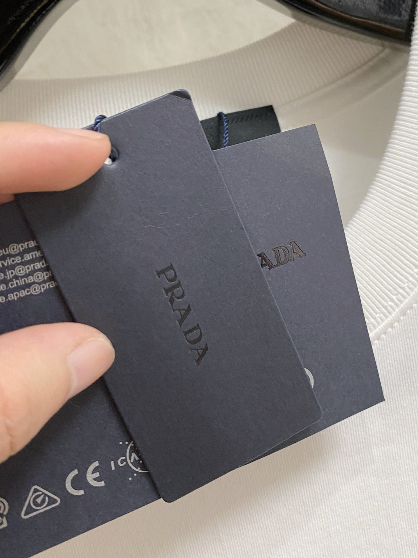 高版本 普拉达 2025新款经典圆领短袖，时尚百搭经典元素打造精致工艺专柜面料，顶级元素融合打造，经典短