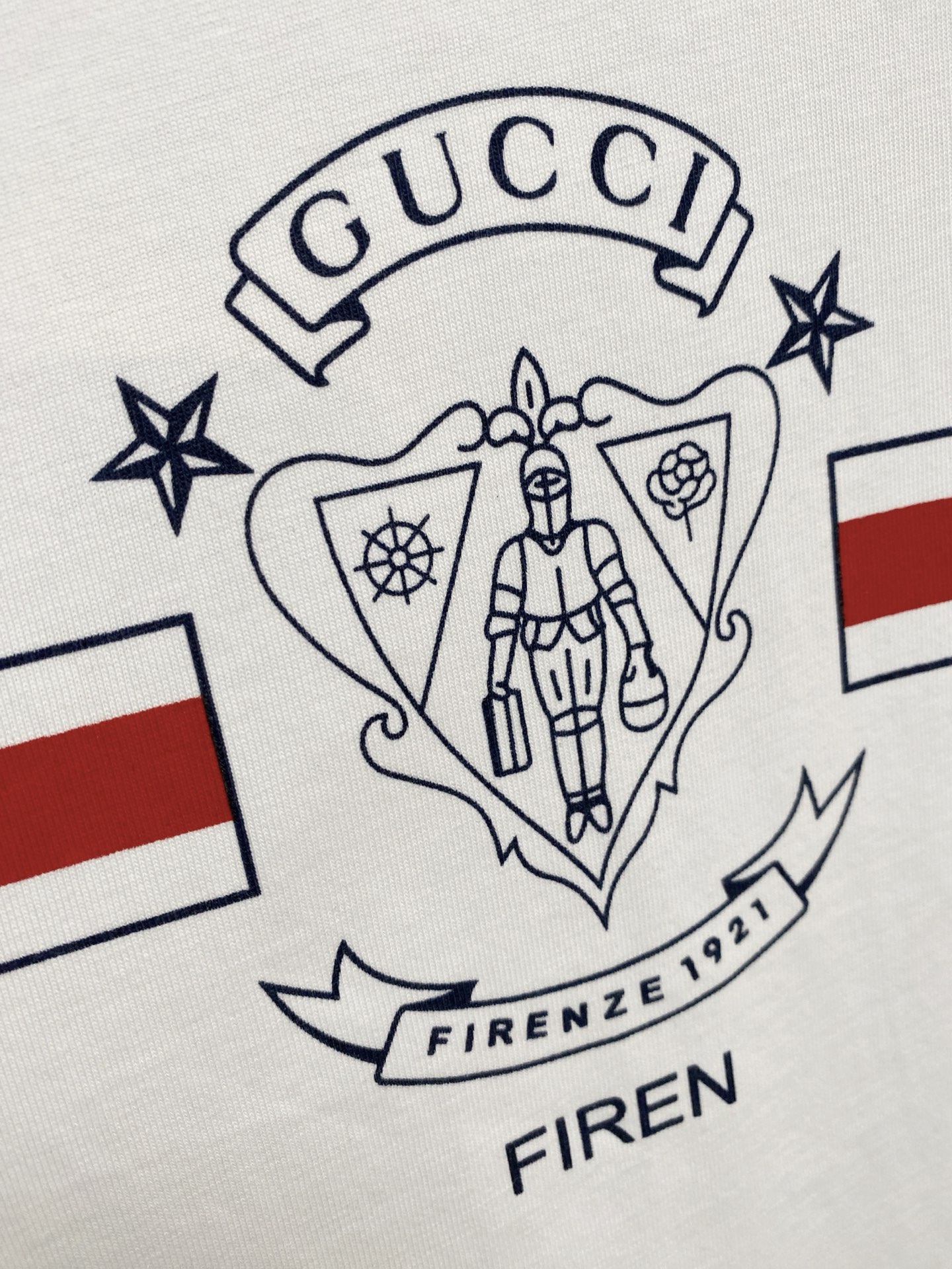 高版本 古驰 2025新款经典圆领短袖，时尚百搭经典元素打造精致工艺专柜面料，顶级元素融合打造，经典短袖