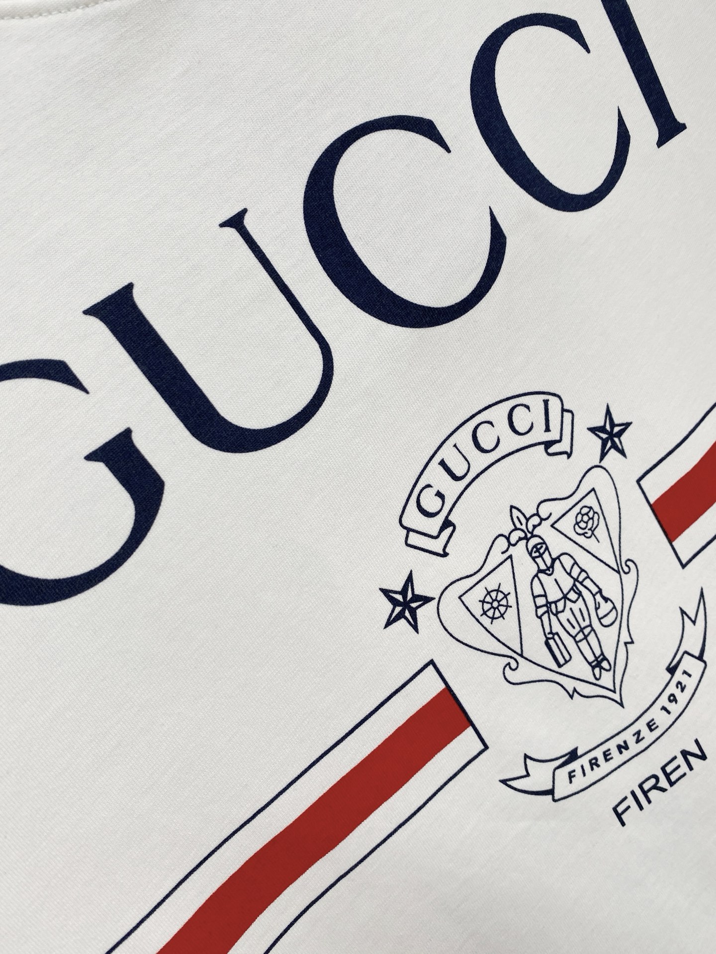 高版本 古驰 2025新款经典圆领短袖，时尚百搭经典元素打造精致工艺专柜面料，顶级元素融合打造，经典短袖