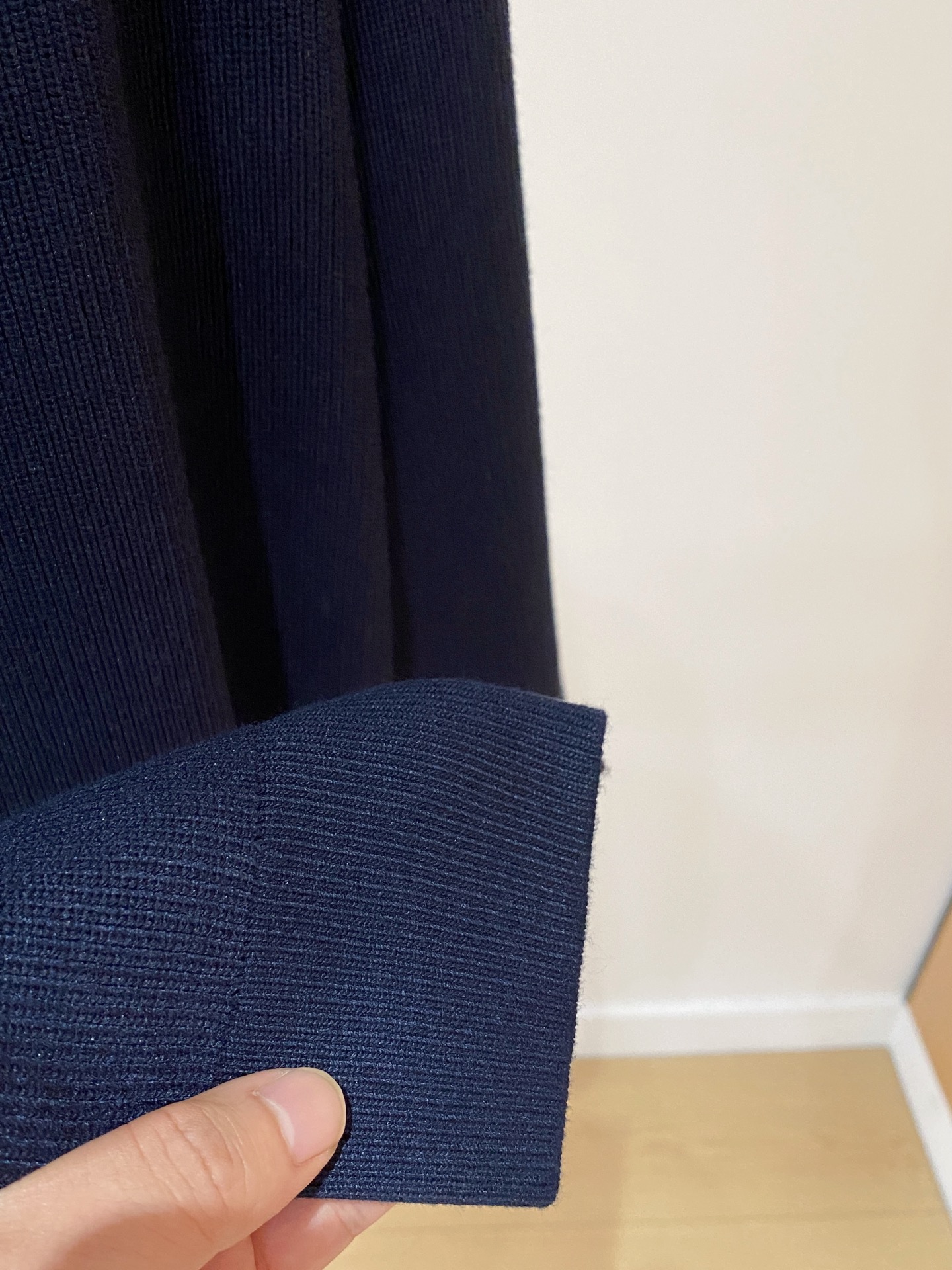 普拉达 秋冬新款拉链羊毛外套采用进口高端羊毛混纺面料，顶级制作工艺，手感一流！超厚实保暖 经典颜色上身很