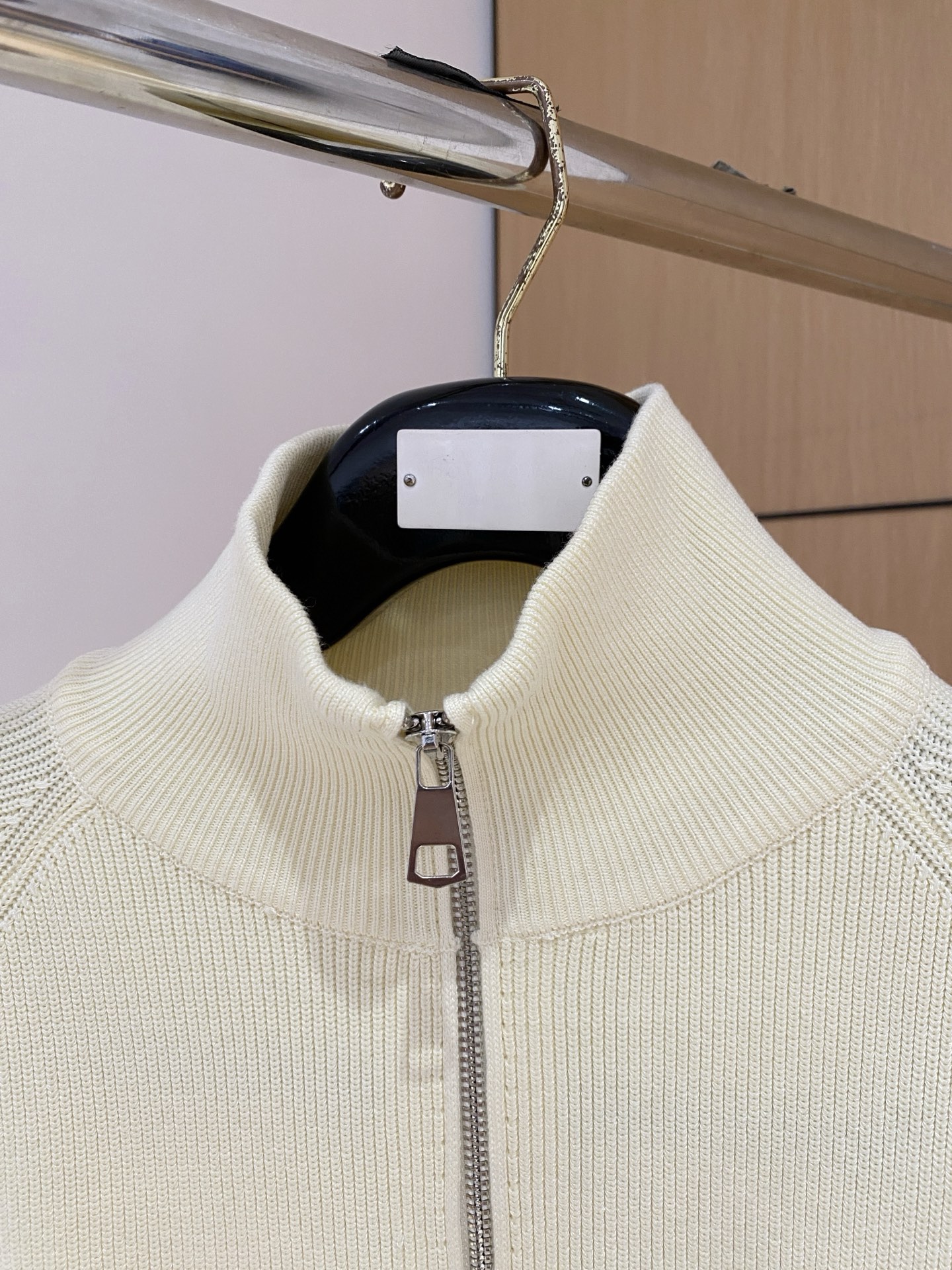 普拉达 秋冬新款拉链羊毛外套采用进口高端羊毛混纺面料，顶级制作工艺，手感一流！超厚实保暖 经典颜色上身很