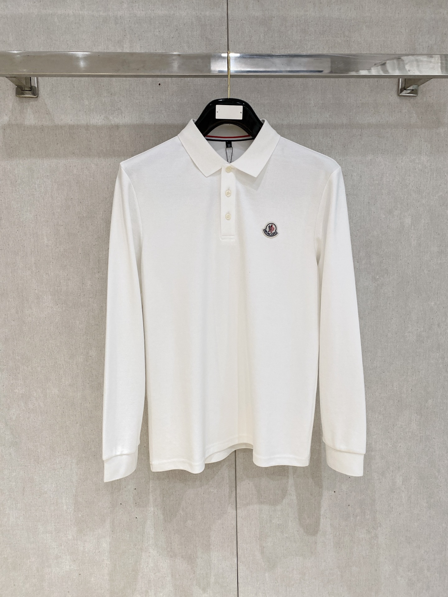 NO:521904,New products for spring, masks, exclusively available for new original single men's Polo long-sleeved high-end customization, high-version, fashionable and versatile, original imported cotton fabric, chest logo pattern design, super soft and delicate, skin-friendly and comfortable to wear, high-end boutique, OEM factory fine-made top body very good, men's essential items, three standards, code M-4xl, multi-color, Moncler, alexander wang19860909开春新品 蒙口 独家专供新款原单男士Polo长袖高端定制 高版本 时尚百搭爆款原版进口纯棉面料 胸前logo图案设计 手感超柔软细腻 穿着亲肤舒适 高端精品 代工厂精细做上身非常赞 男士必备单品 三标齐全 码数M-4xl 多颜色,,Moncler,alexander wang,Men's clothing