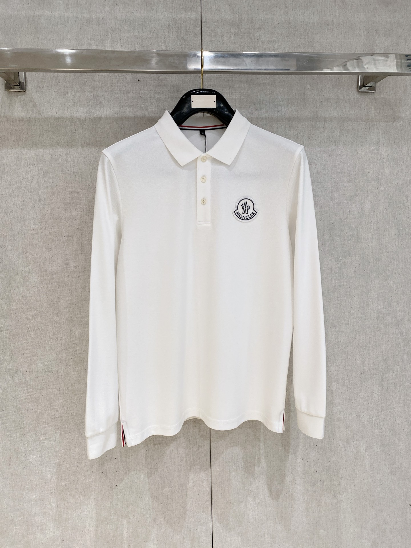 NO:521917,New products for spring, masks, exclusively available for new original single men's Polo long-sleeved high-end customization, high-version, fashionable and versatile, original imported cotton fabric, chest logo pattern design, super soft and delicate, skin-friendly and comfortable to wear, high-end boutique, OEM factory fine-made top body very good, men's essential items, three standards, code M-4xl, multi-color, Moncler, alexander wang19860909开春新品 蒙口 独家专供新款原单男士Polo长袖高端定制 高版本 时尚百搭爆款原版进口纯棉面料 胸前logo图案设计 手感超柔软细腻 穿着亲肤舒适 高端精品 代工厂精细做上身非常赞 男士必备单品 三标齐全 码数M-4xl 多颜色,,Moncler,alexander wang,Men's clothing