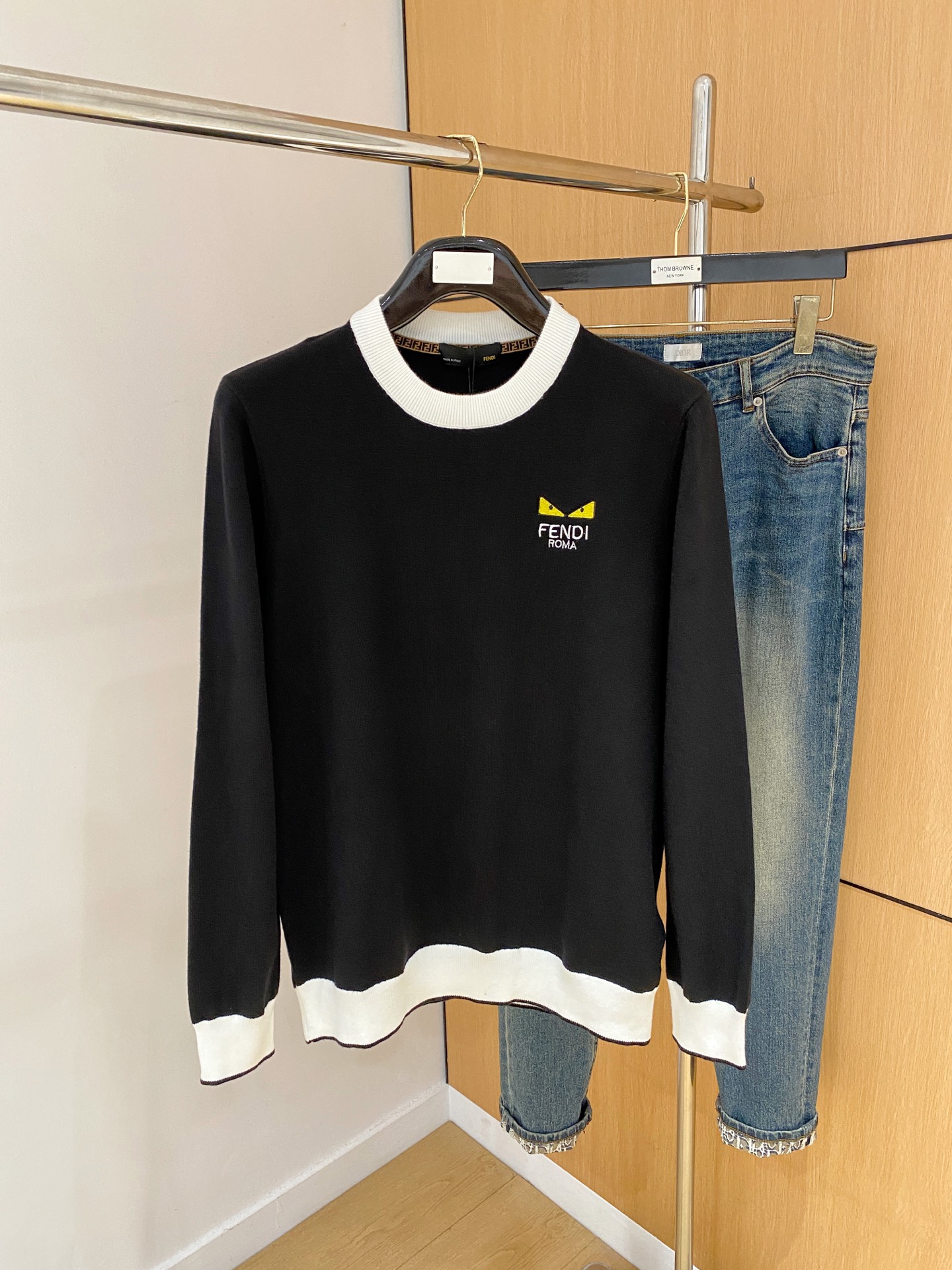 NO:513430,Fans 25ss autumn and winter [new product] sweaters are exclusively available for tough products, imported original technology wool worsted!  Fine knitting is integrated, and the color mixed weaving is purely handmade. It is of high grade, highlighting the taste and luxury of clothing. It is exquisite in craftsmanship!  Customized original craft thread upper body is so handsome, purchasing level counters with the same model as men and women. Number of codes M-3XL, sweaters, alexander wang19860909粉丝25ss秋冬【新品】毛衣专供狠货,进口原版科技羊毛精纺！精细针织一体,色彩混织纯手工技艺呈现 档次极高,凸显衣着品味与奢华 工艺精湛！定制原版工艺螺纹上身帅到爆,代购级别专柜男女同款 码数M-3XL,,sweaters,alexander wang,Men's clothing