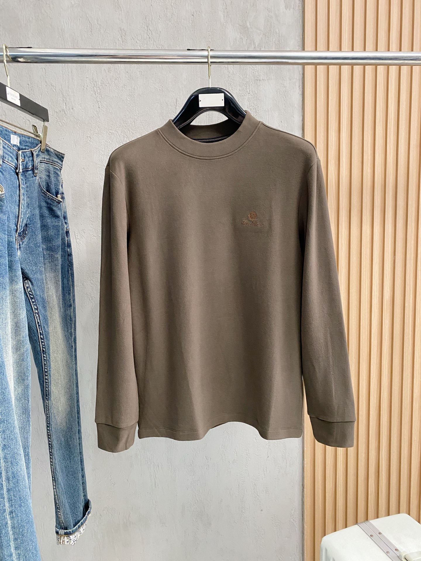lP🆕 1925秋冬新款.加厚加绒打底单穿长袖T袖卫订制加厚面料.前后工艺细节特别好，高级十足，与专柜同