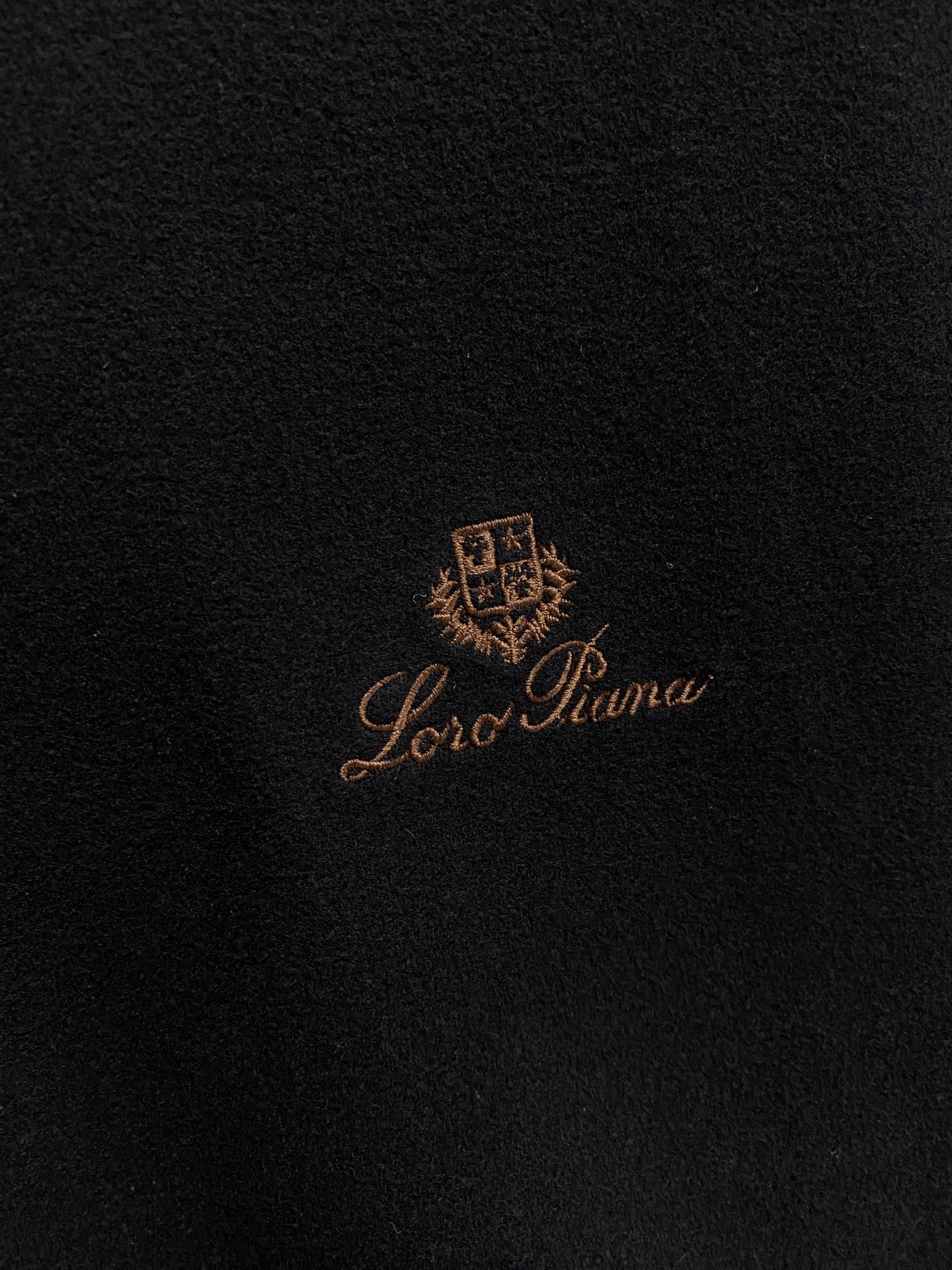 lP🆕 1925秋冬新款.加厚加绒打底单穿长袖T袖卫订制加厚面料.前后工艺细节特别好，高级十足，与专柜同