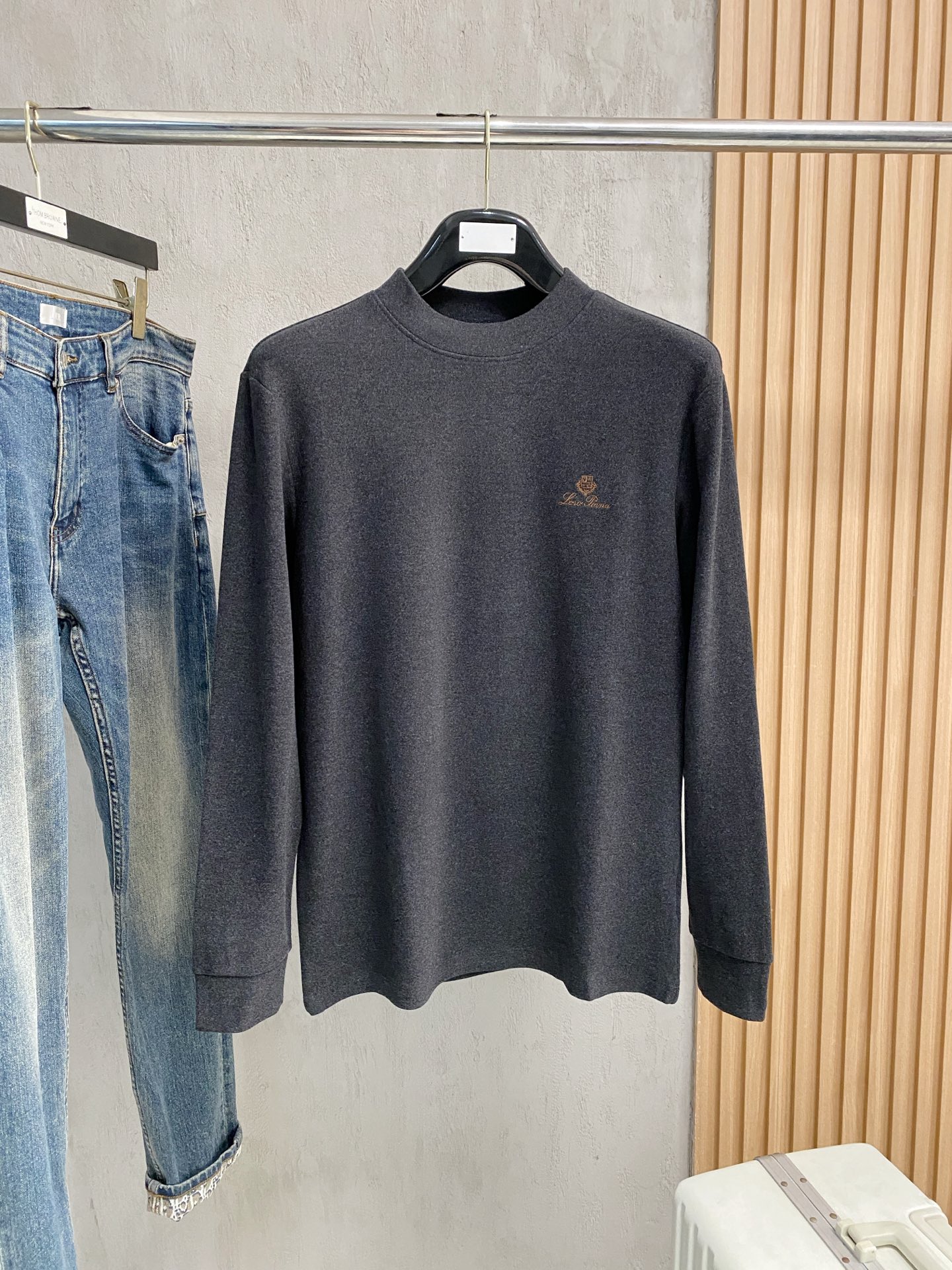 lP🆕 1925秋冬新款.加厚加绒打底单穿长袖T袖卫订制加厚面料.前后工艺细节特别好，高级十足，与专柜同