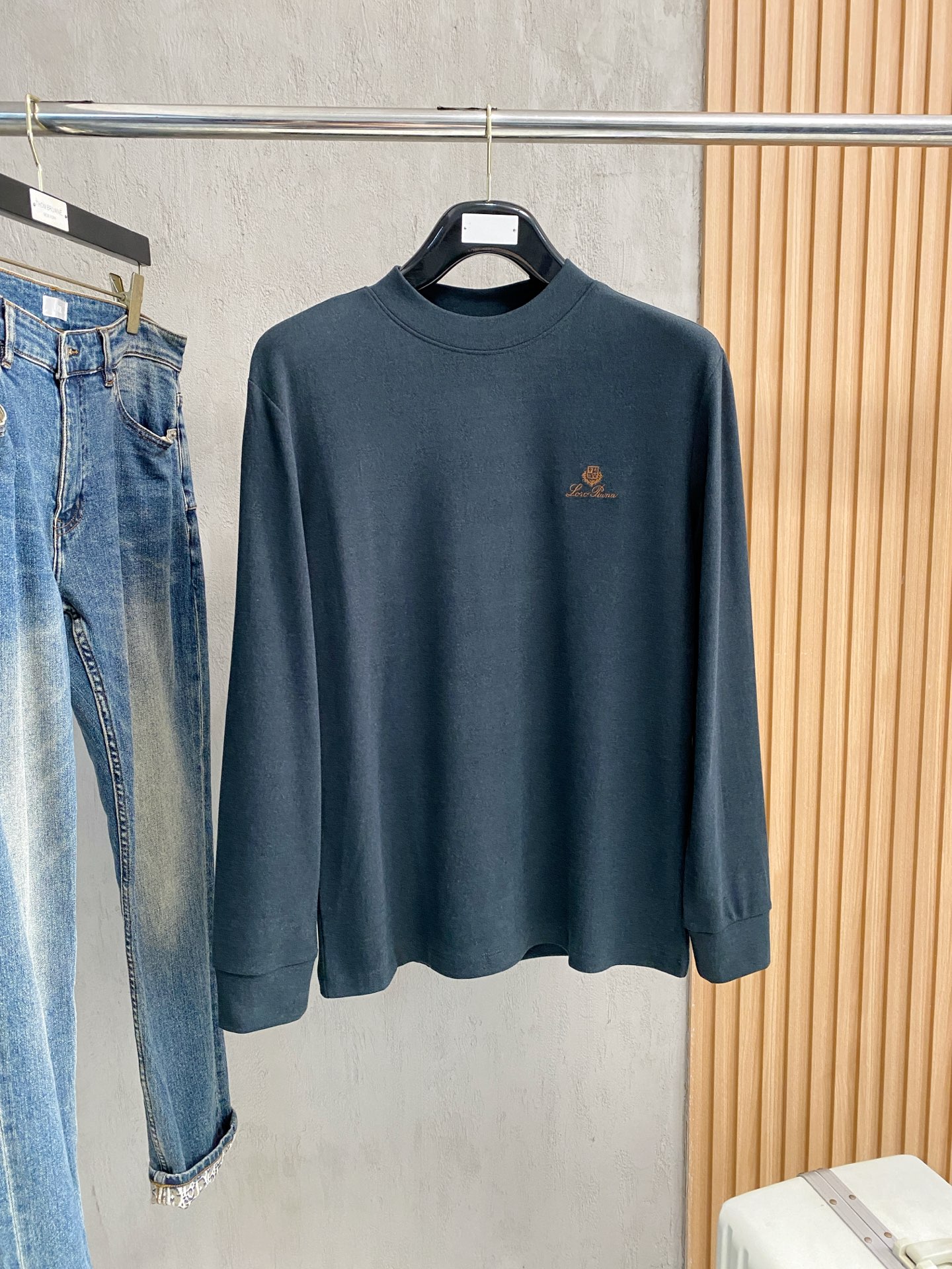 lP🆕 1925秋冬新款.加厚加绒打底单穿长袖T袖卫订制加厚面料.前后工艺细节特别好，高级十足，与专柜同