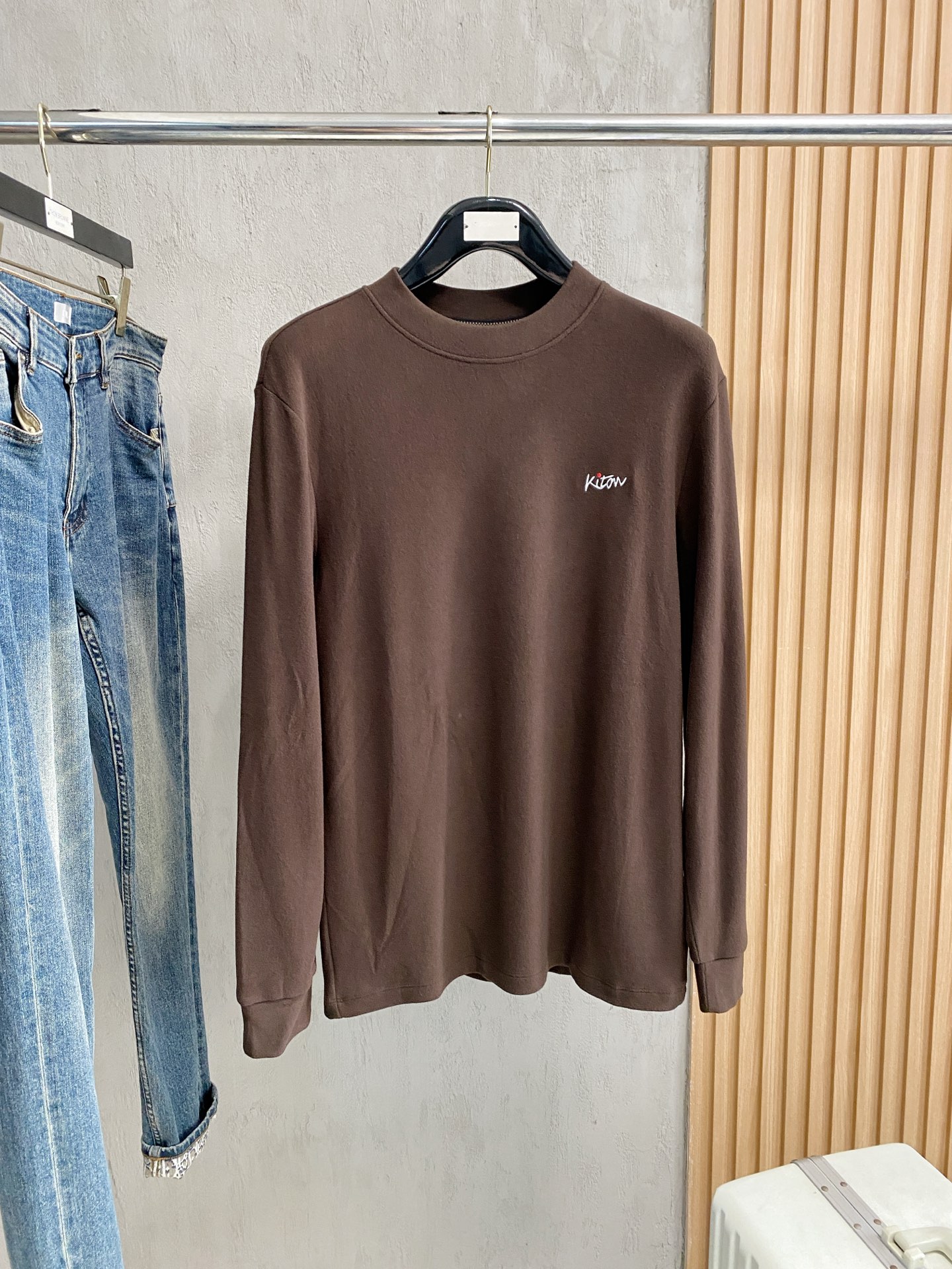 kiton 2025秋冬新款.加厚加绒打底单穿长袖T袖卫订制加厚面料.前后工艺细节特别好，高级十足，与专