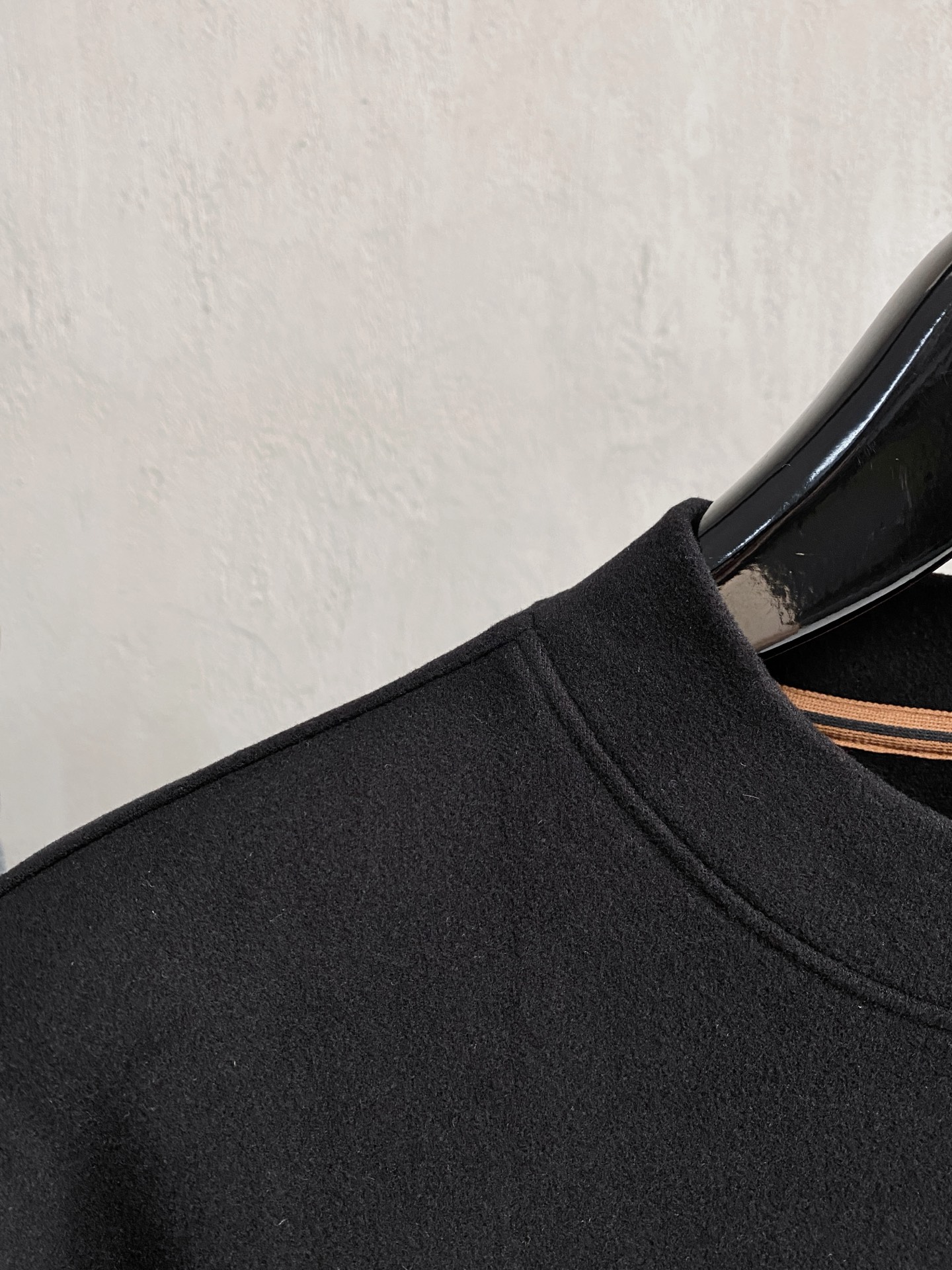 杰尼亚 2025秋冬新款.加厚加绒打底单穿长袖T袖卫订制加厚面料.前后工艺细节特别好，高级十足，与专柜同