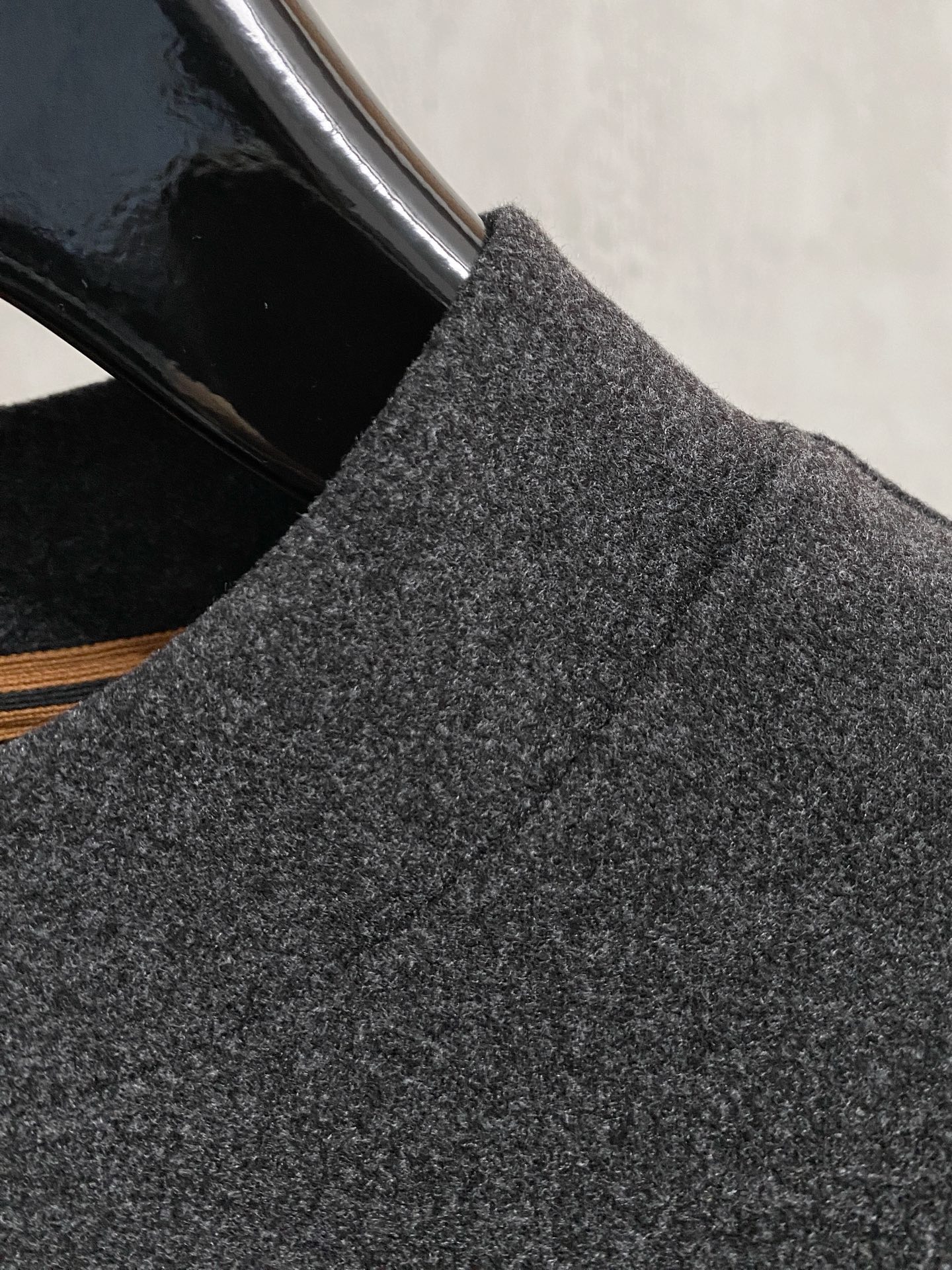 杰尼亚 2025秋冬新款.加厚加绒打底单穿长袖T袖卫订制加厚面料.前后工艺细节特别好，高级十足，与专柜同