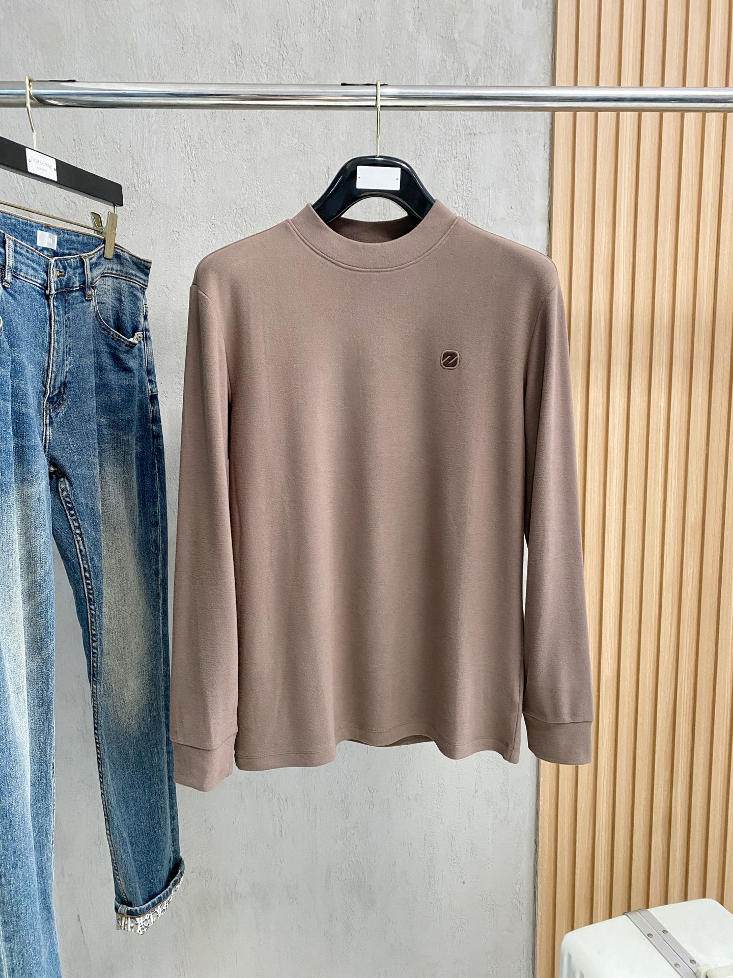 杰尼亚 2025秋冬新款.加厚加绒打底单穿长袖T袖卫订制加厚面料.前后工艺细节特别好，高级十足，与专柜同