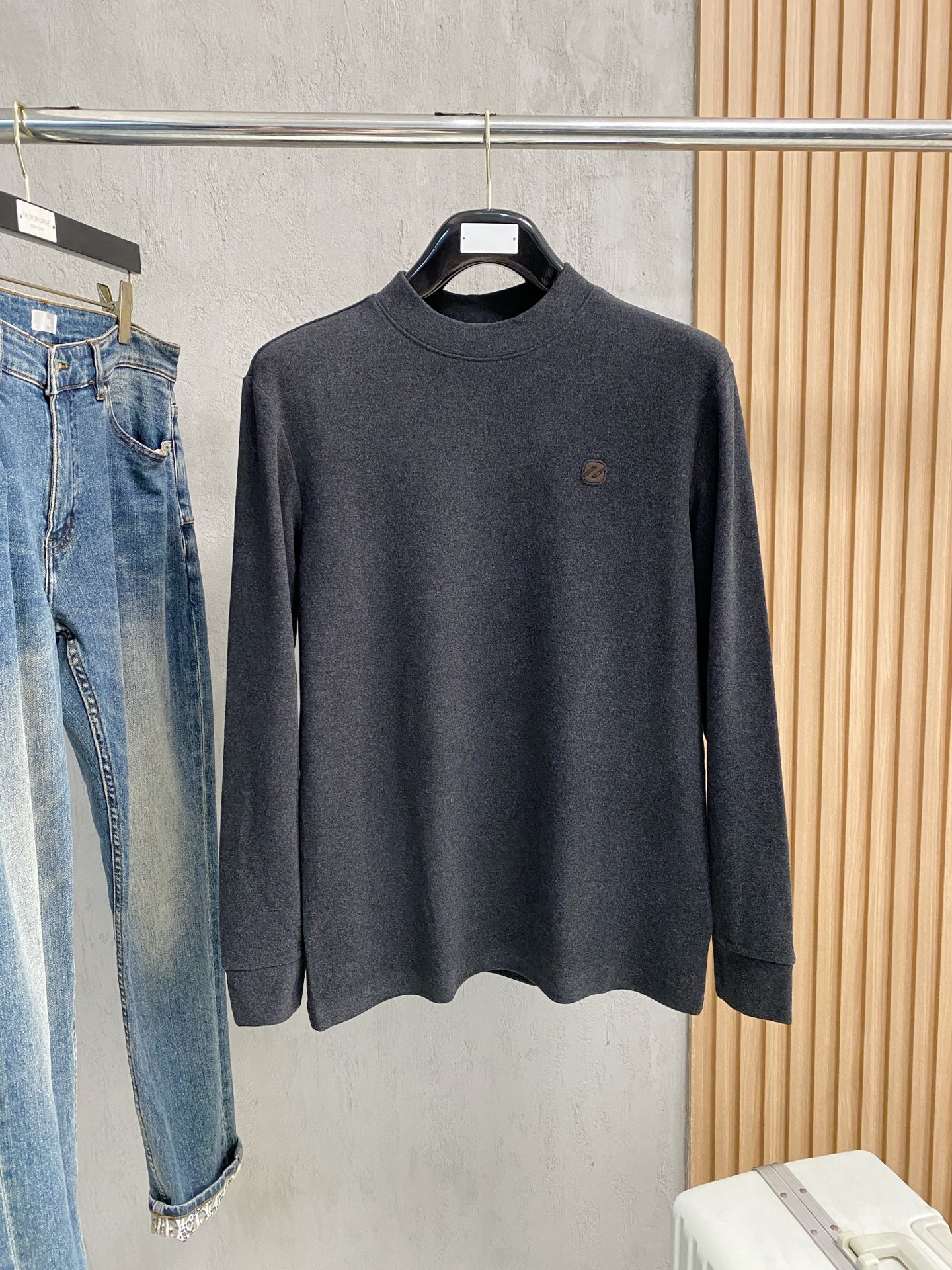 杰尼亚 2025秋冬新款.加厚加绒打底单穿长袖T袖卫订制加厚面料.前后工艺细节特别好，高级十足，与专柜同