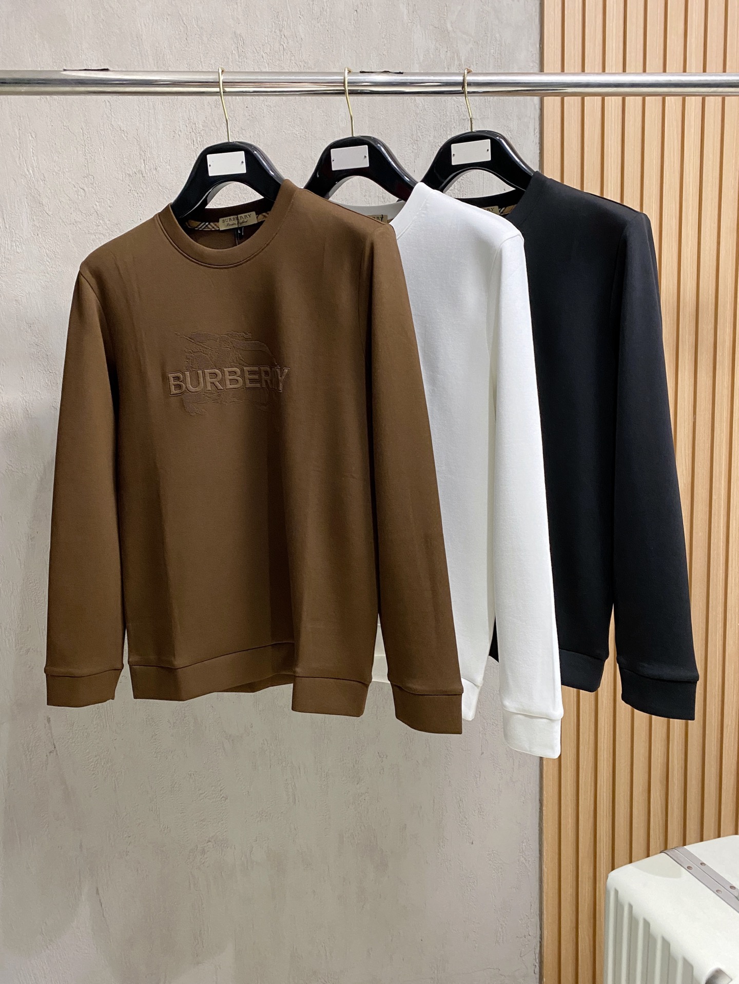 巴宝莉 2025 秋冬新款卫衣面料：丝光莫代尔棉颜色：多颜色尺码：M-4XL