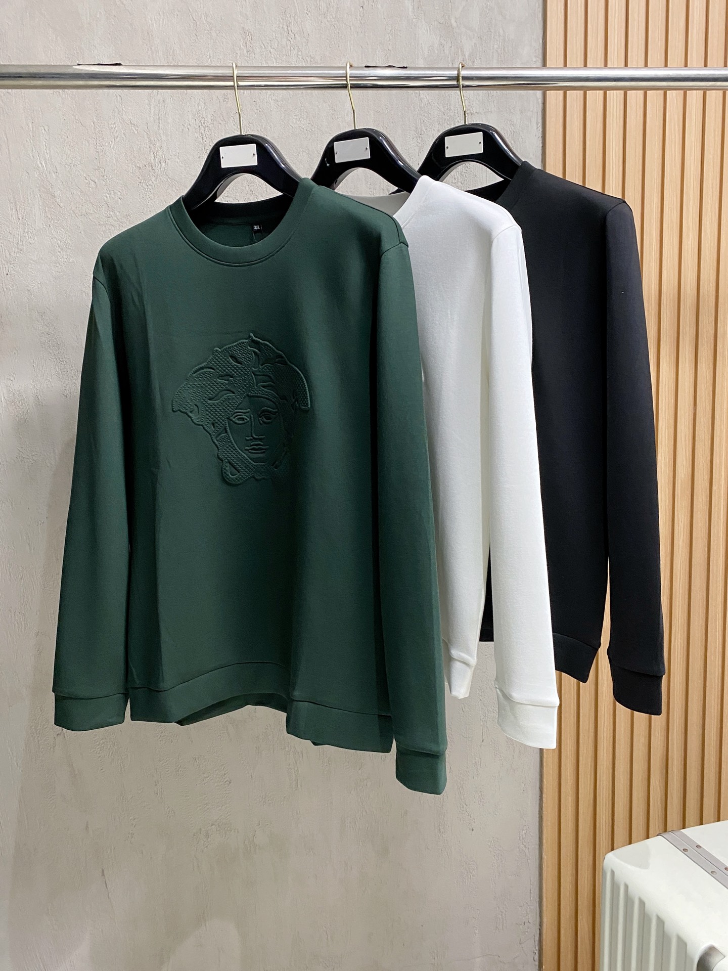 范思哲 2025 秋冬新款卫衣面料：丝光莫代尔棉颜色：多颜色尺码：M-4XL