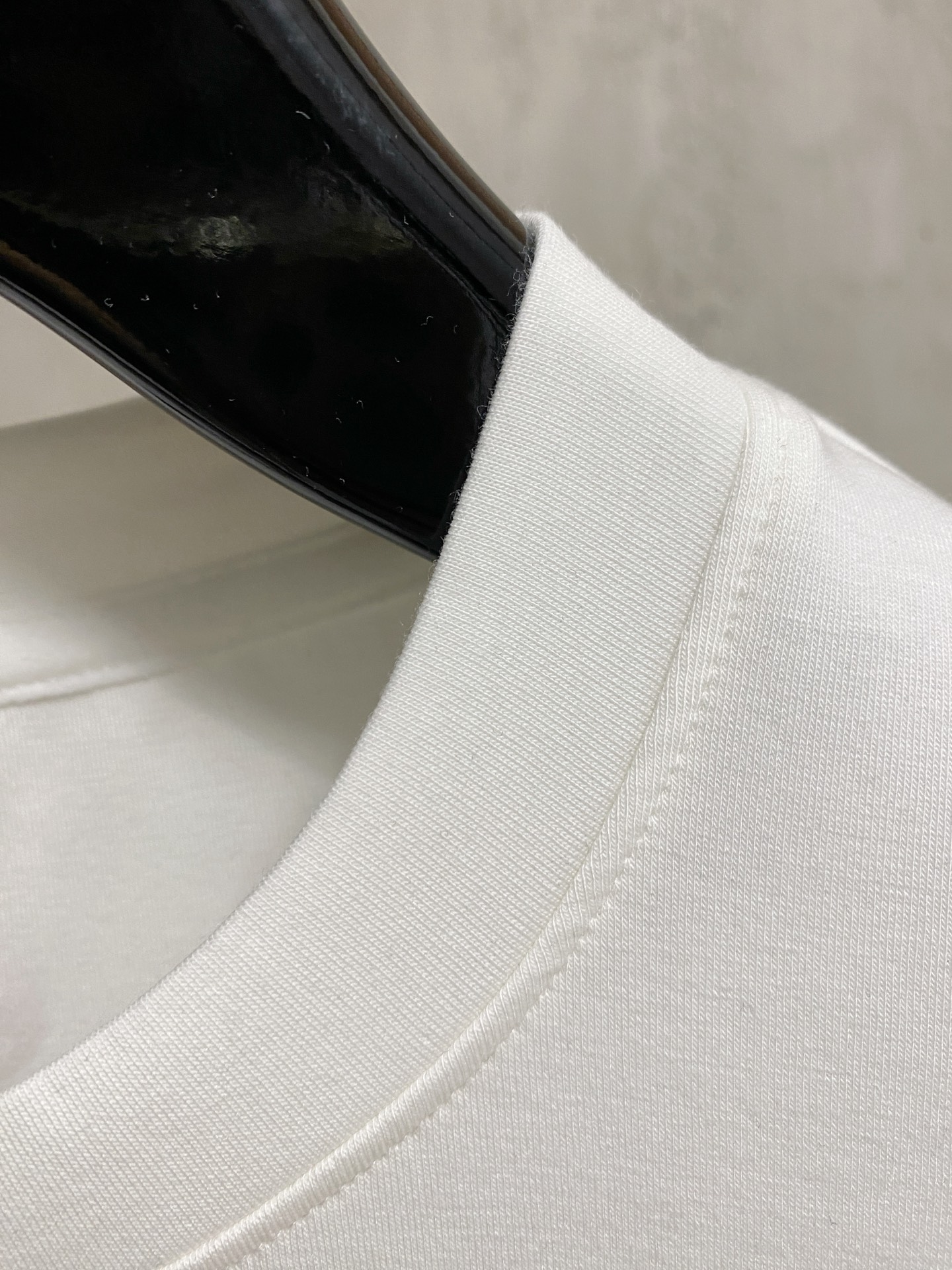 露露 2025 秋冬新款卫衣短袖面料：丝光莫代尔棉颜色：多颜色尺码：M-4XL